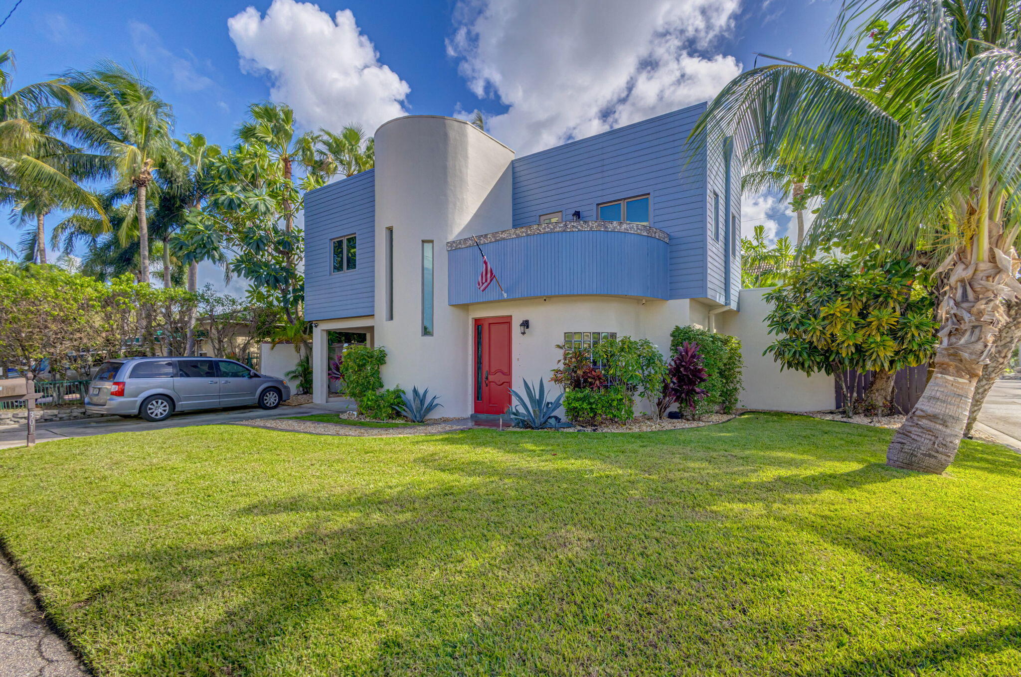 301 E 25th Street