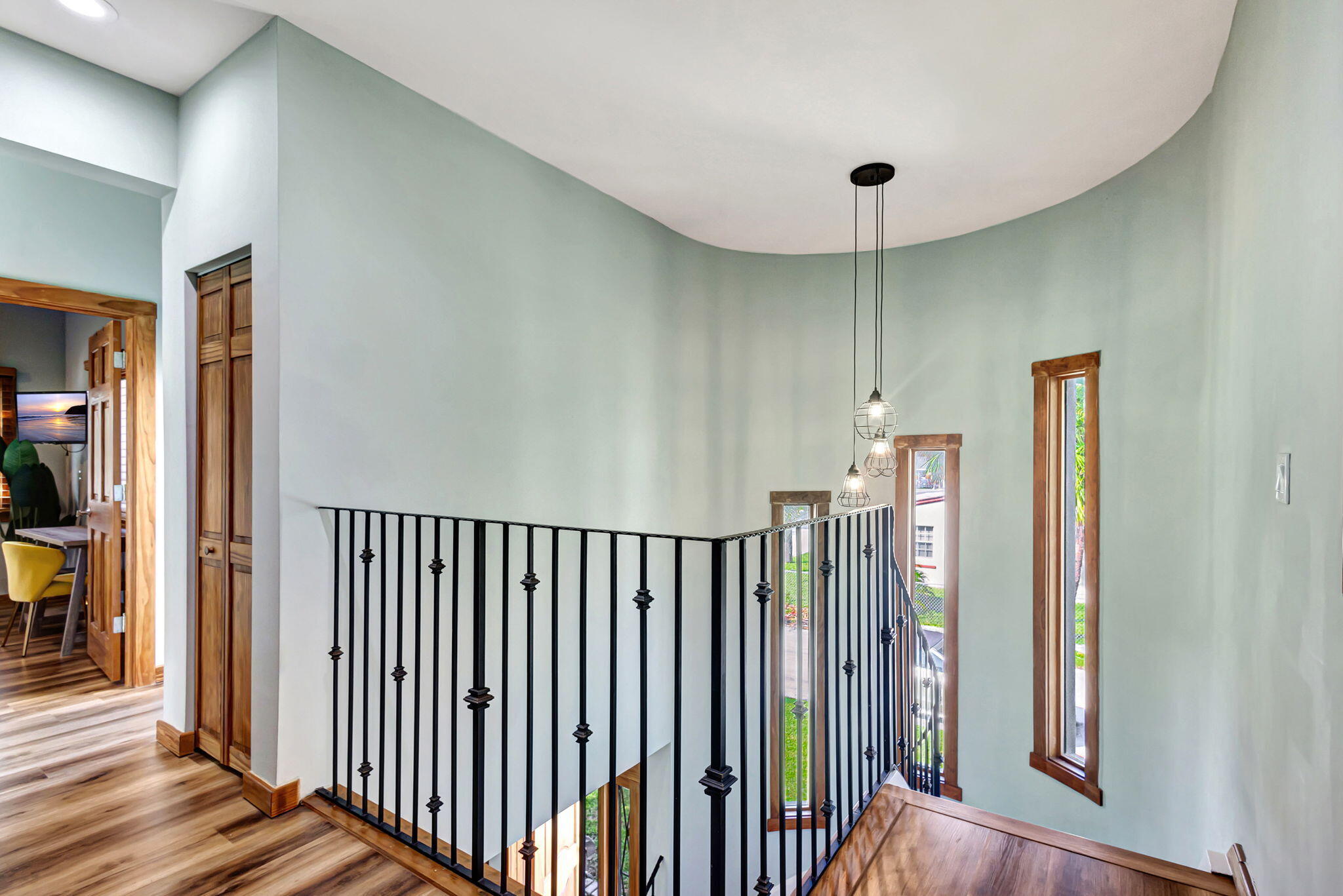 301 E 25th Street