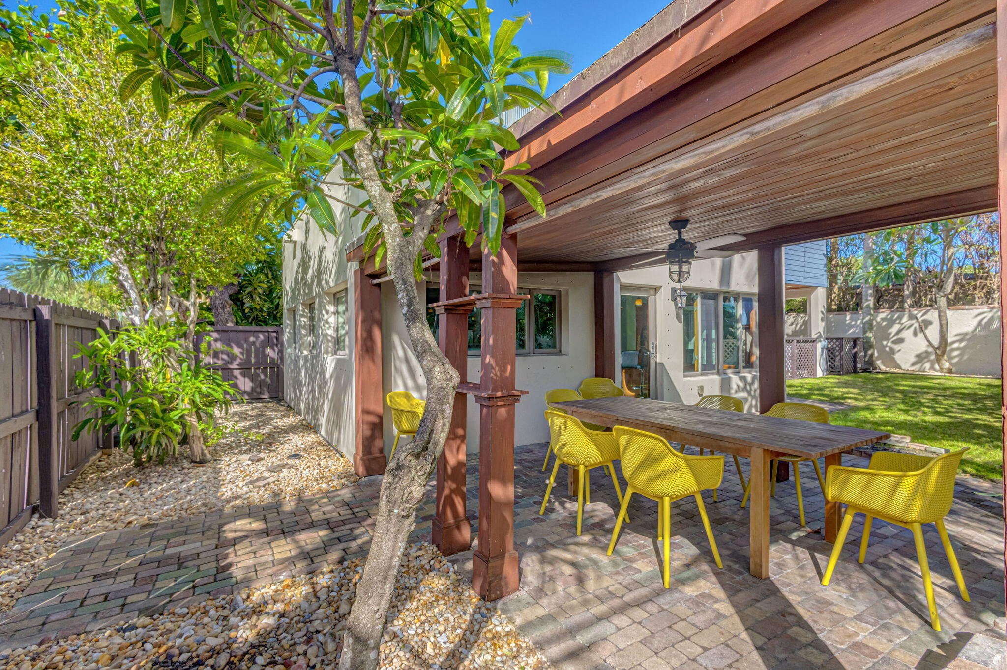 301 E 25th Street