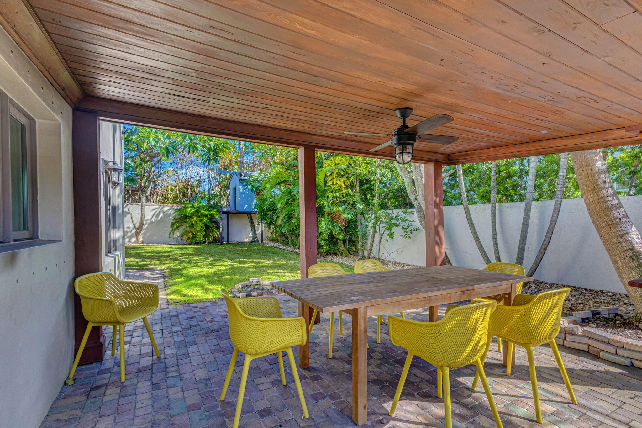 301 E 25th Street