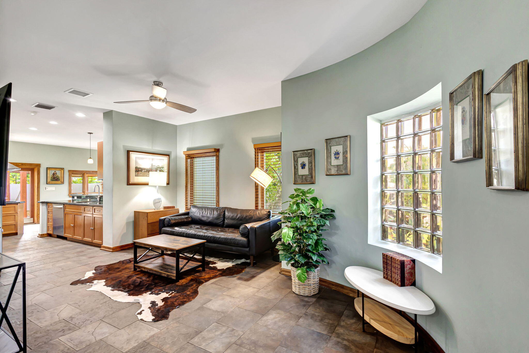 301 E 25th Street