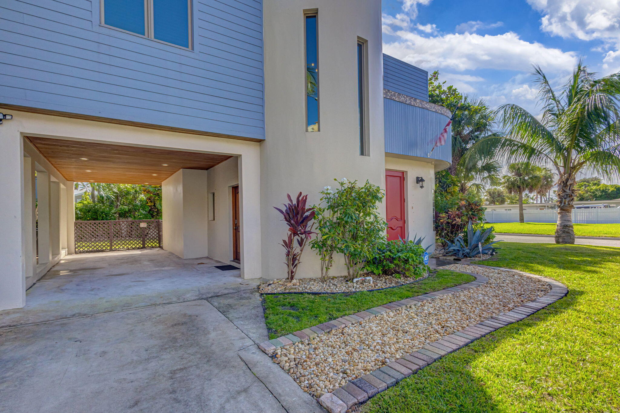 301 E 25th Street