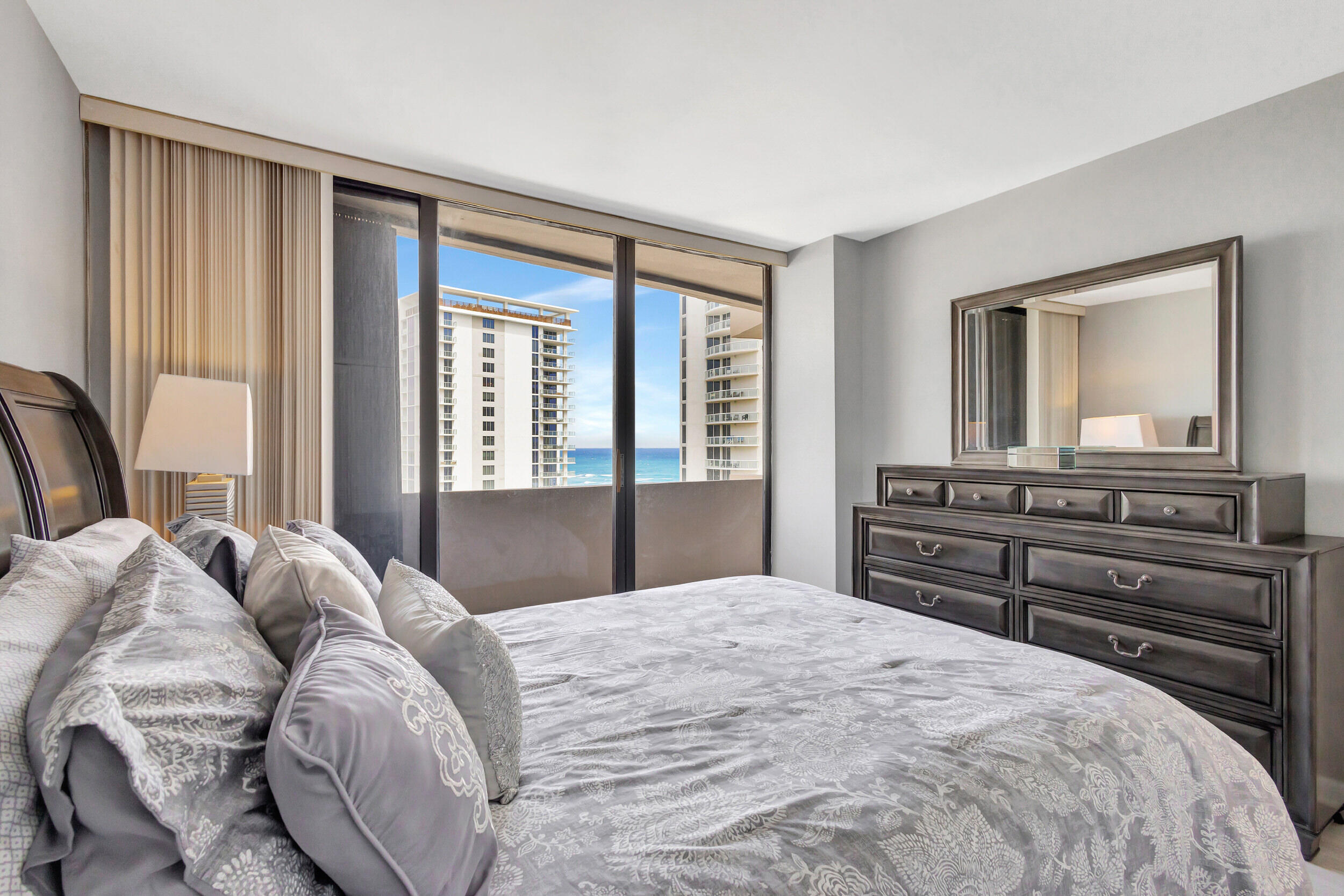 4200 N Ocean Drive 2-1201
