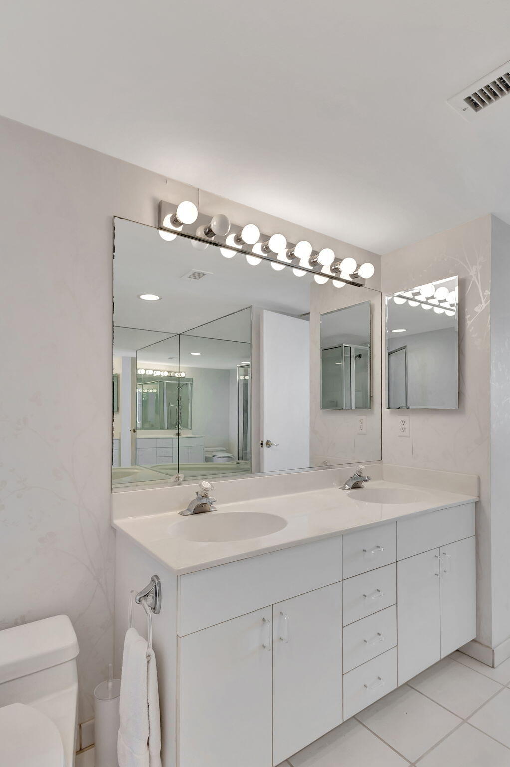 4200 N Ocean Drive 1-1106