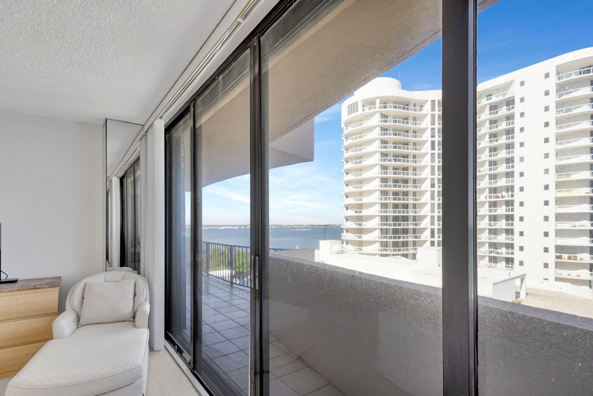 4200 N Ocean Drive 1-1106