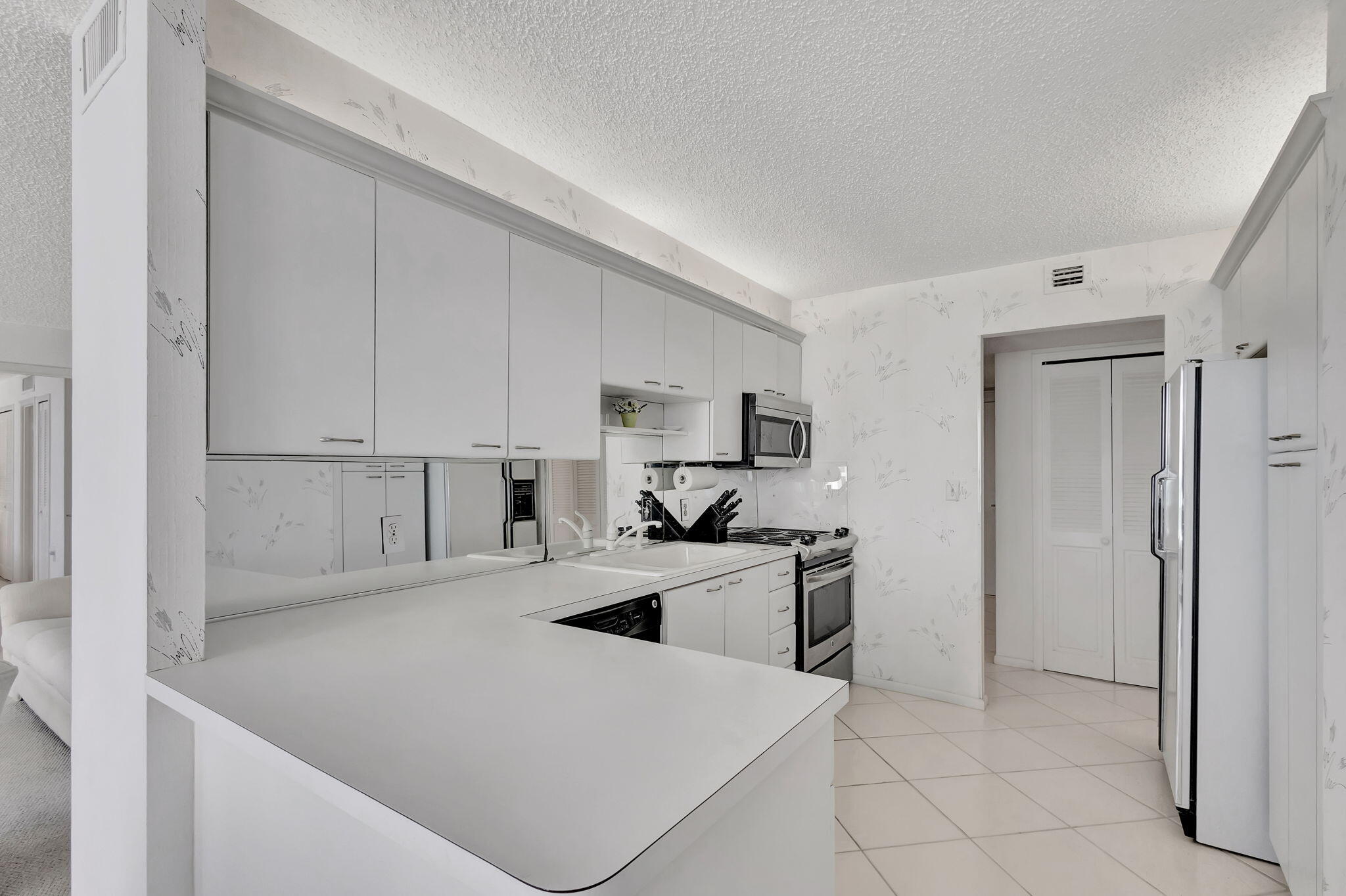 4200 N Ocean Drive 1-1106