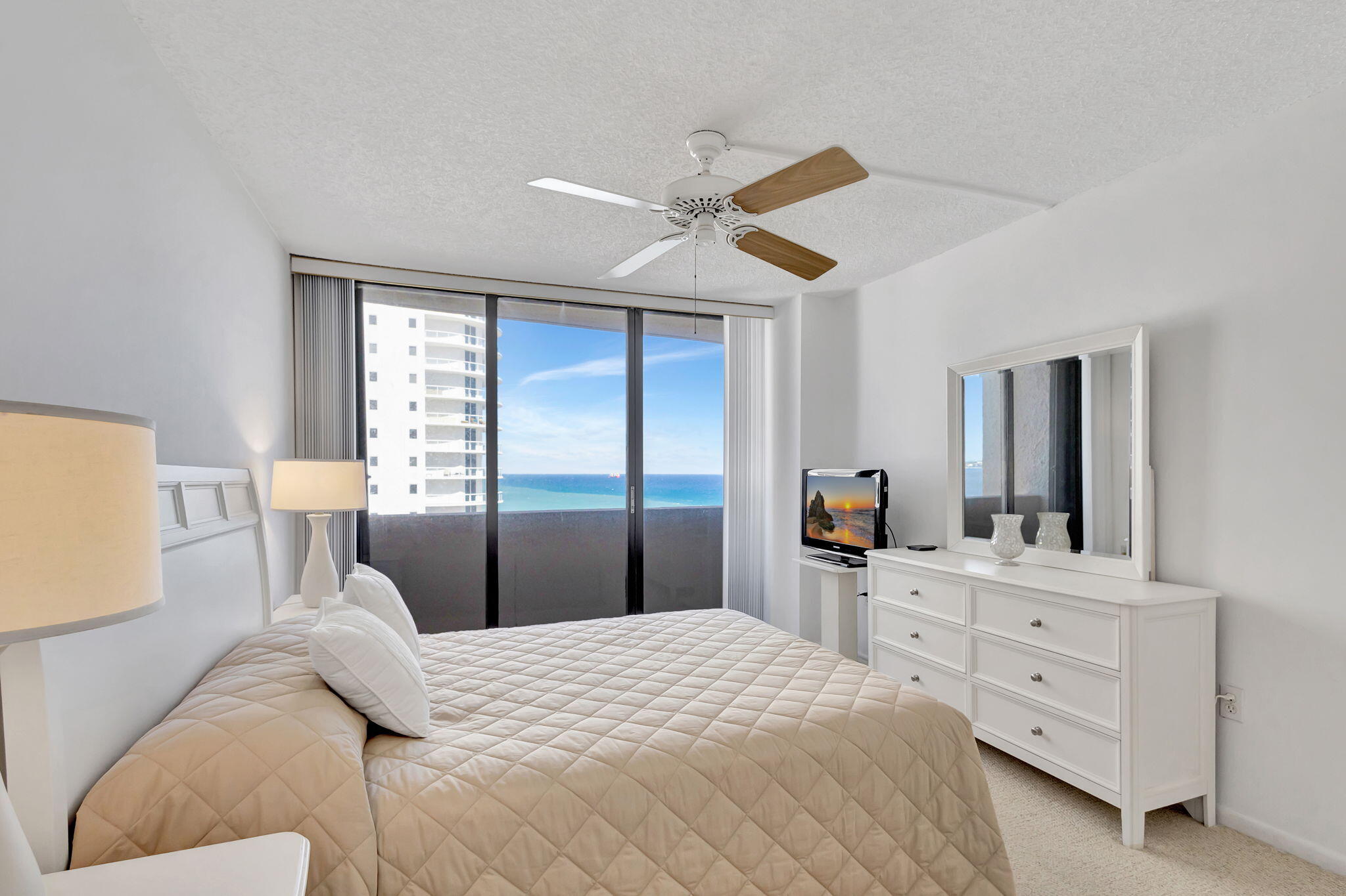 4200 N Ocean Drive 1-1106