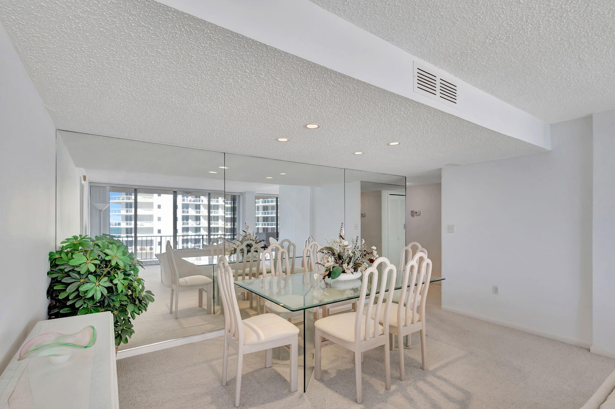 4200 N Ocean Drive 1-1106