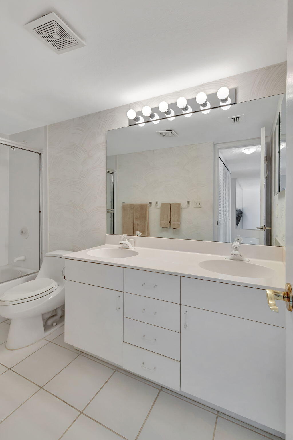 4200 N Ocean Drive 1-1106