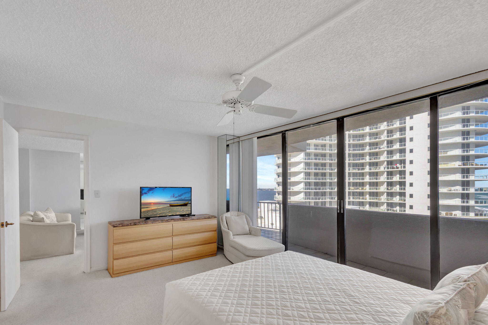 4200 N Ocean Drive 1-1106