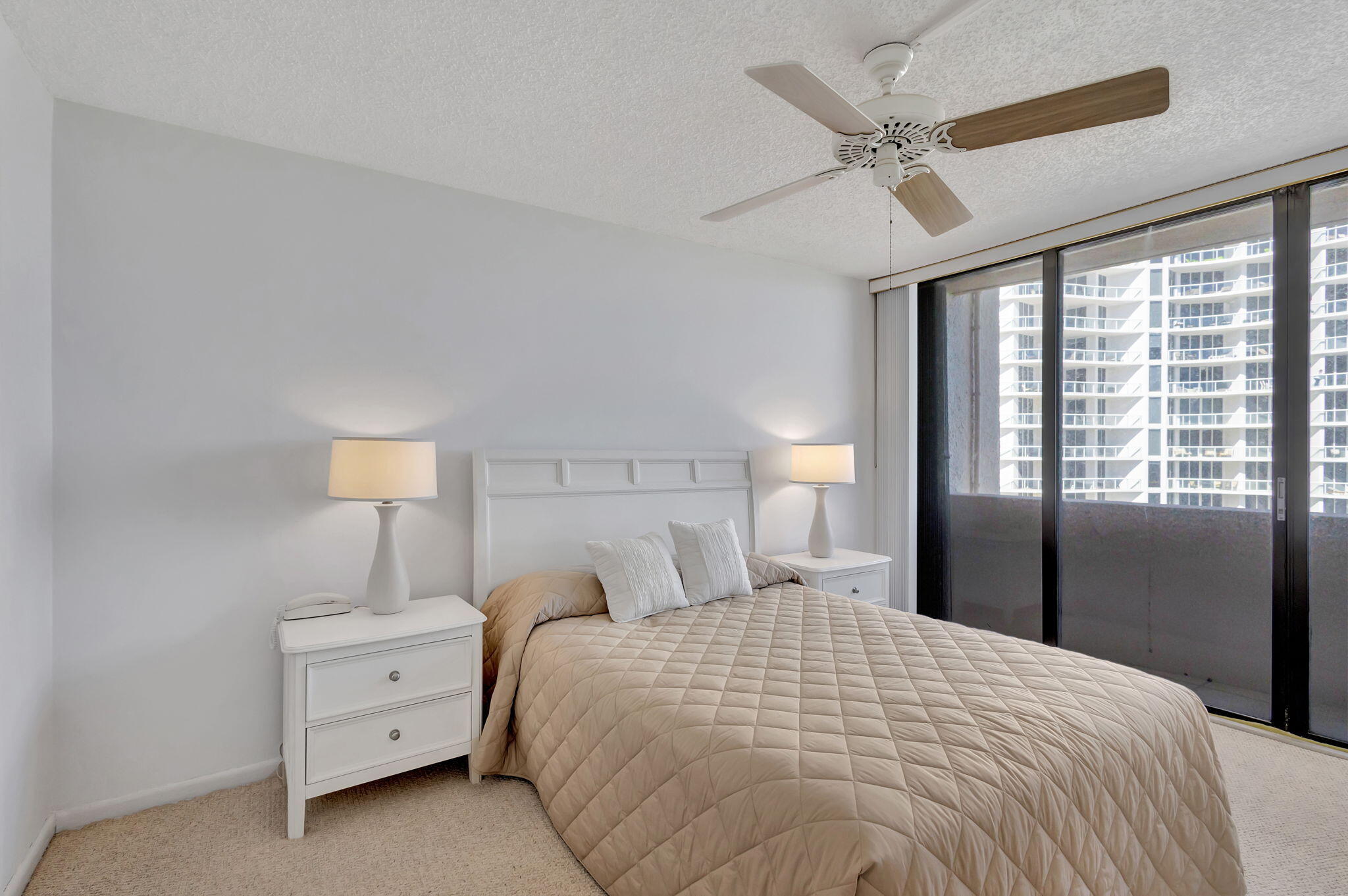 4200 N Ocean Drive 1-1106