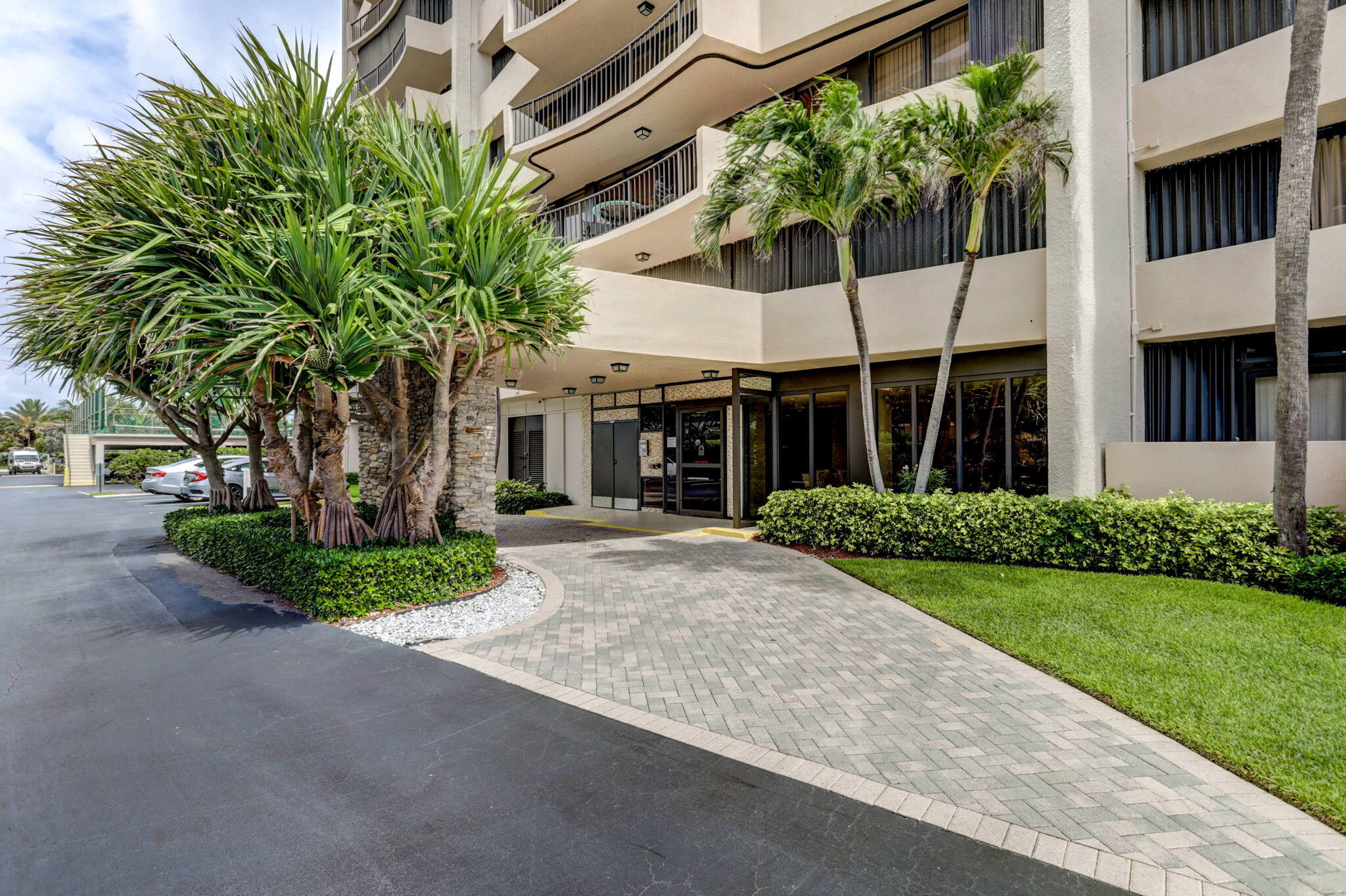 4200 N Ocean Drive 1-1106