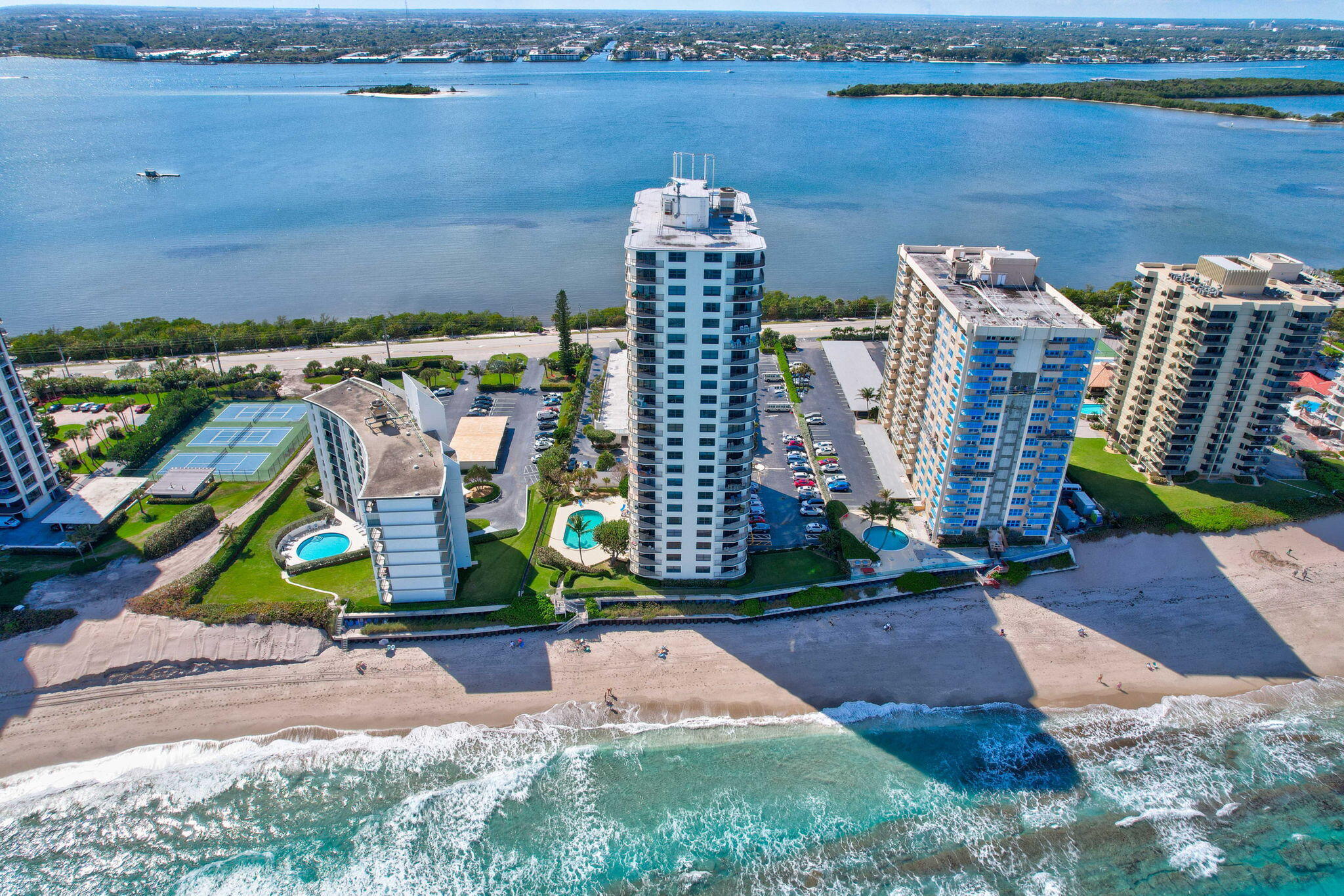 5420 N Ocean Drive Drive 304