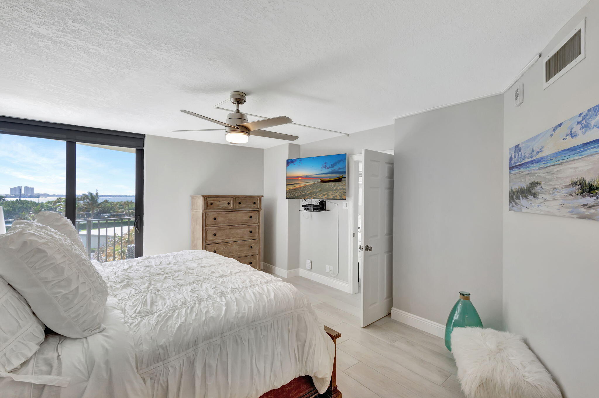 5420 N Ocean Drive Drive 304
