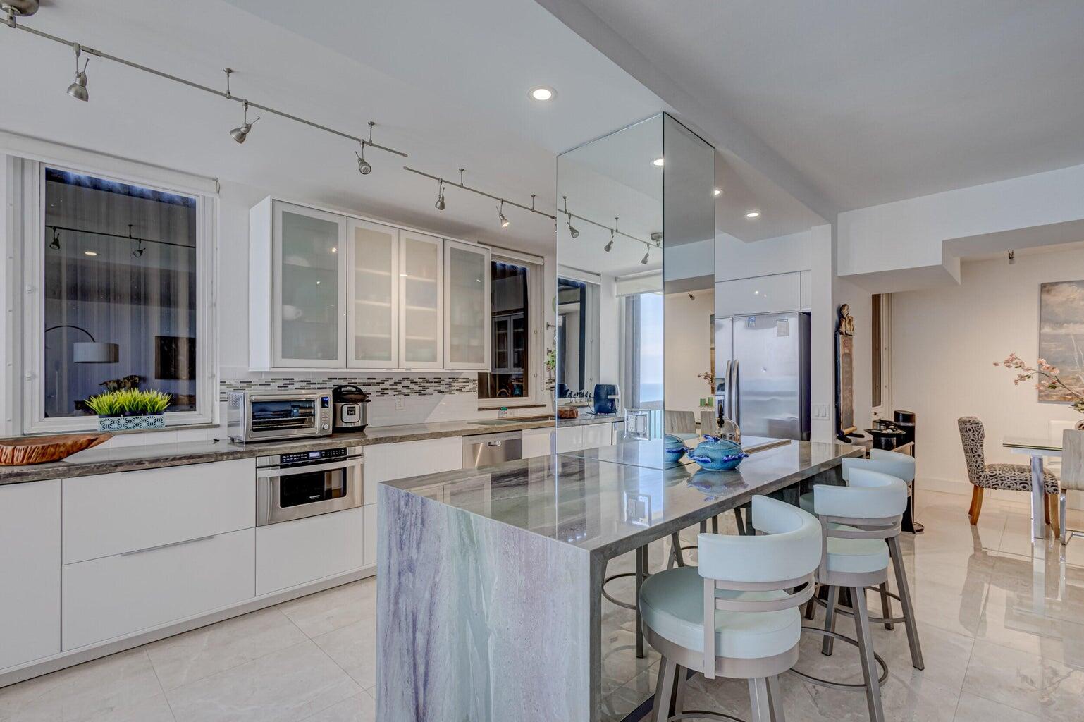 5380 N Ocean Drive Ph - B