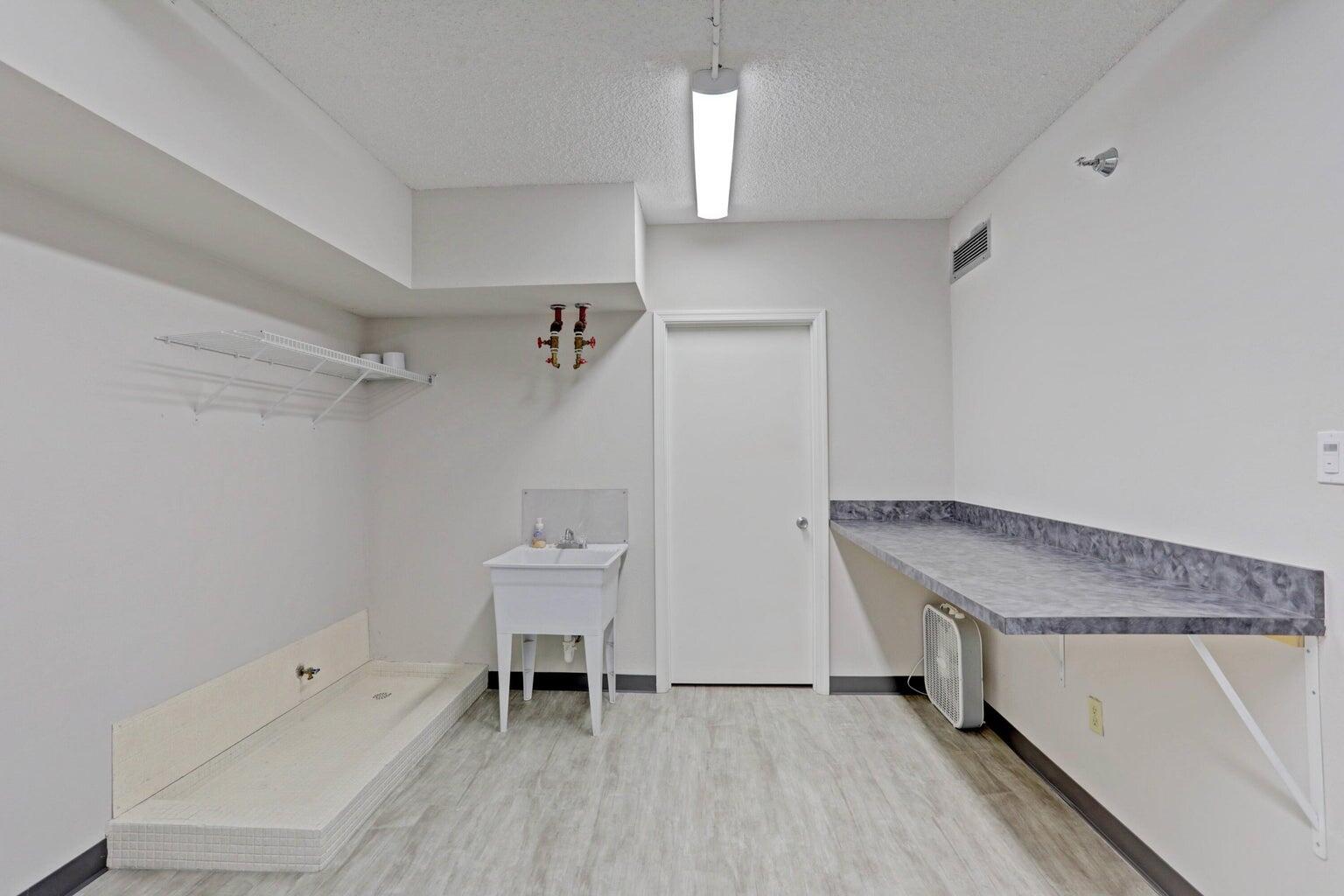 5380 N Ocean Drive Ph - B