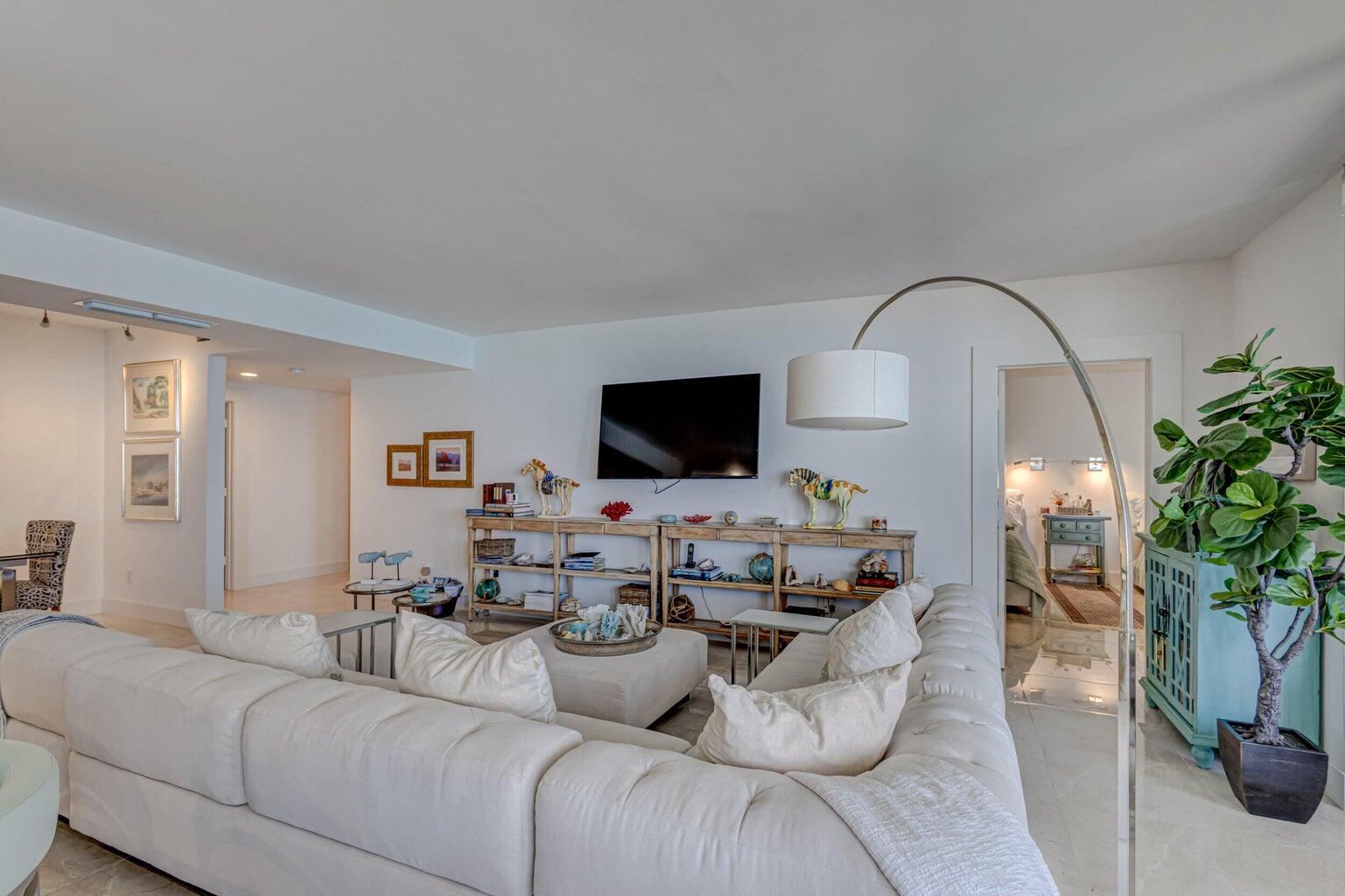 5380 N Ocean Drive Ph - B