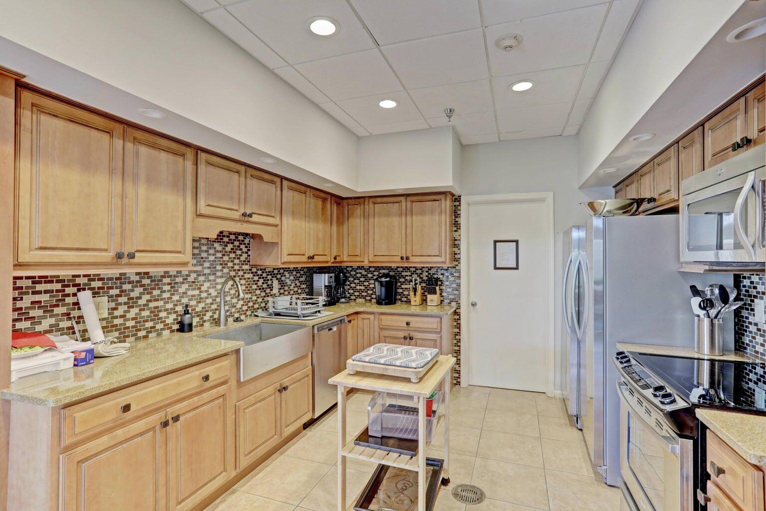 5380 N Ocean Drive Ph - B