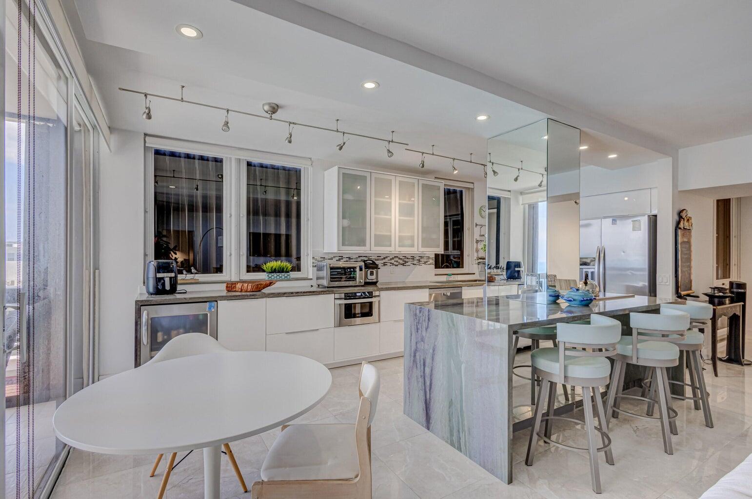5380 N Ocean Drive Ph - B