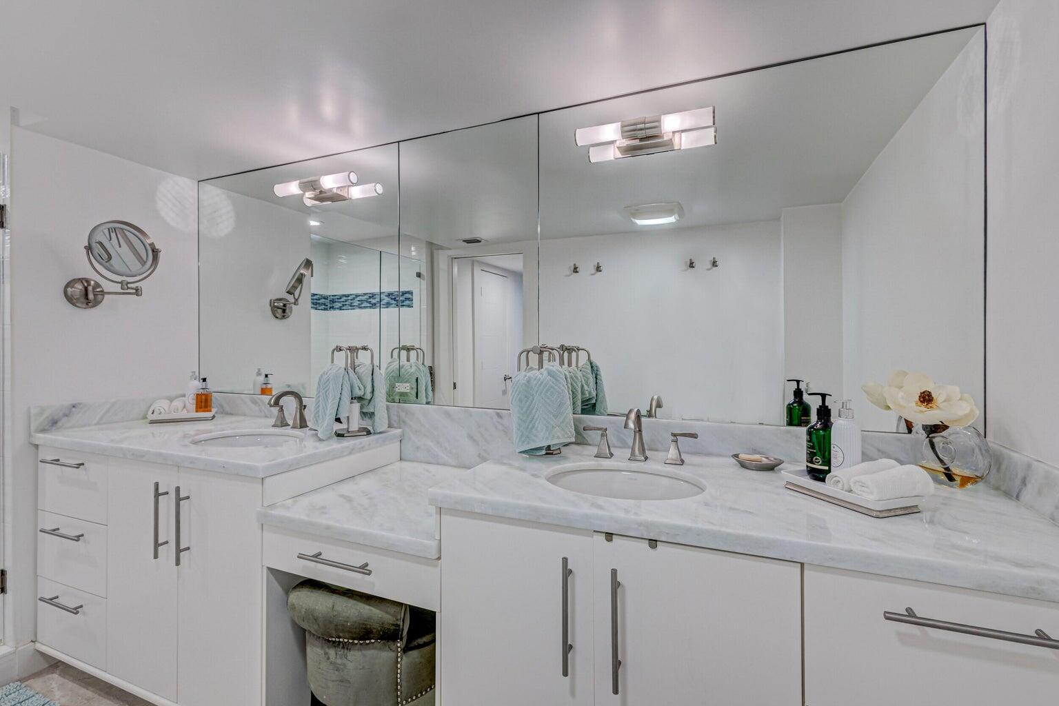 5380 N Ocean Drive Ph - B