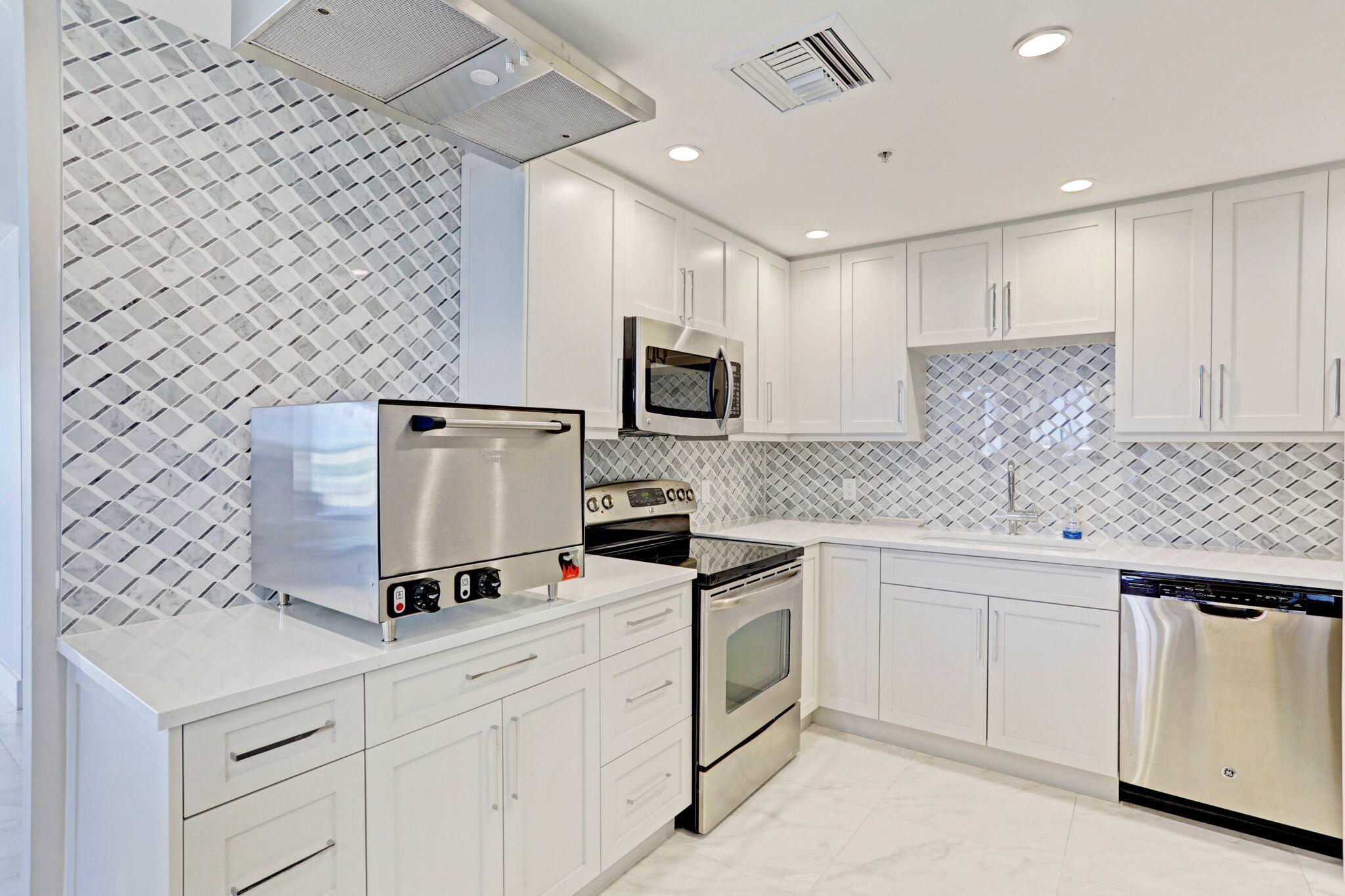 5280 N Ocean Drive 3-E