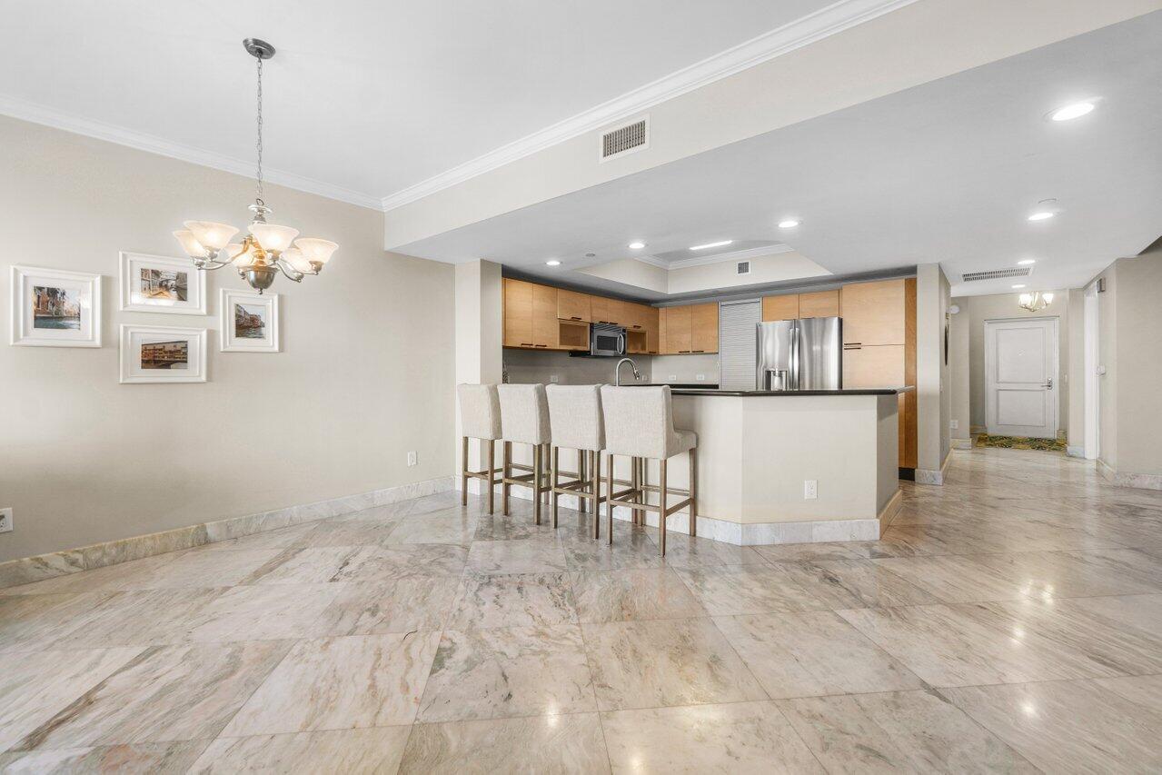 2640 Lake Shore Drive 1212