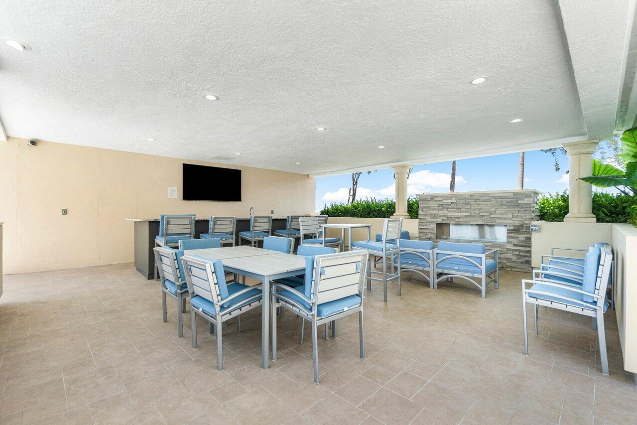 2640 Lake Shore Drive 1212