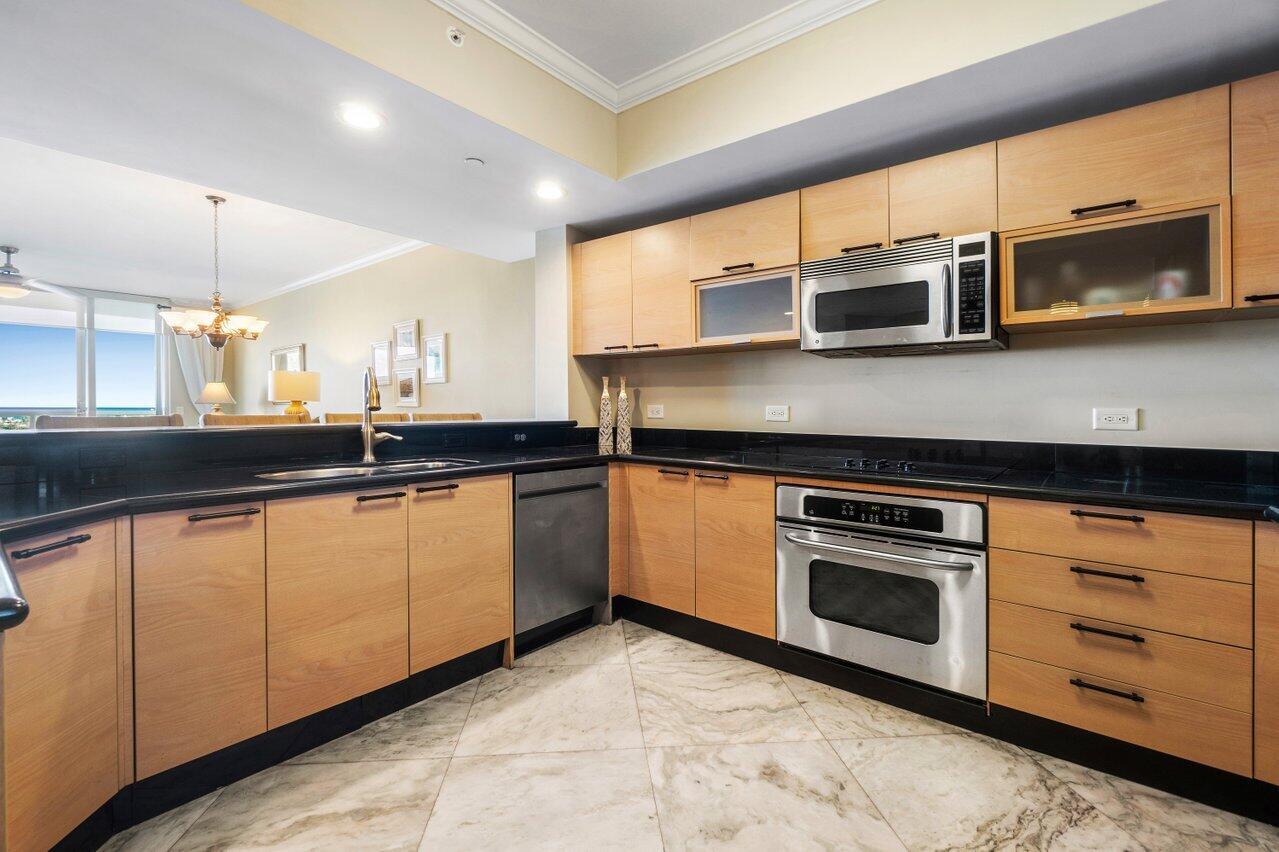 2640 Lake Shore Drive 1212