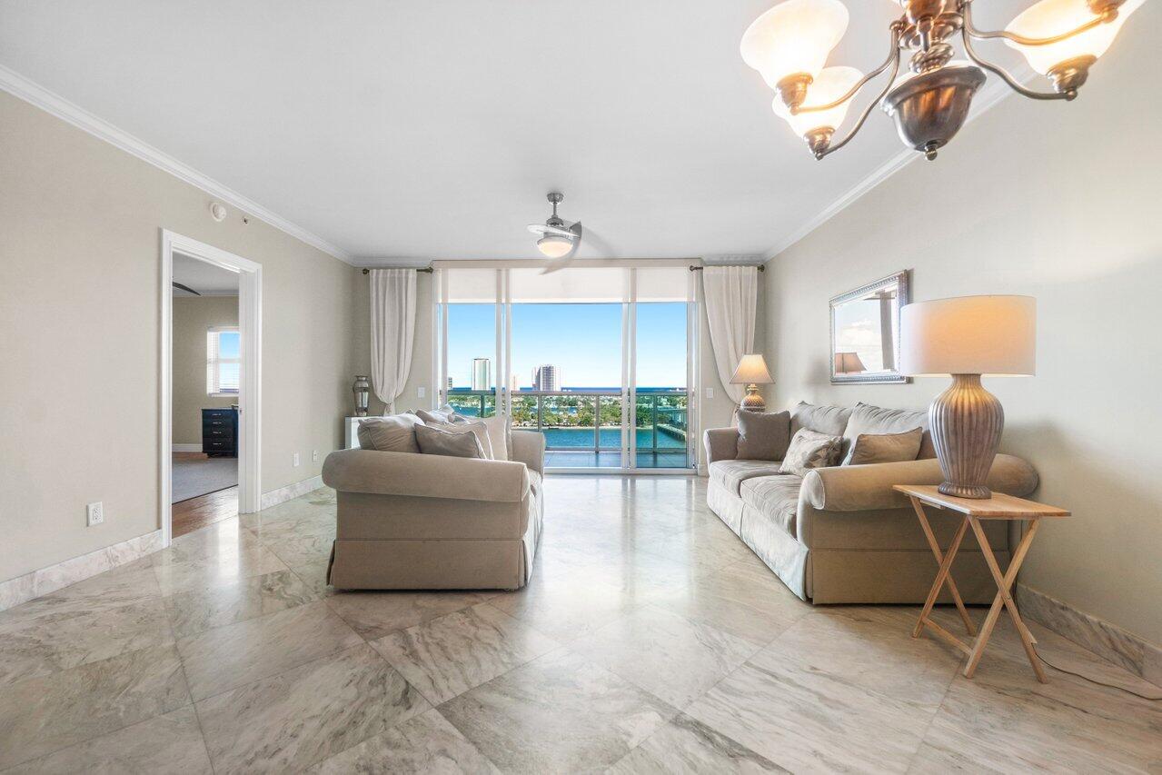 2640 Lake Shore Drive 1212