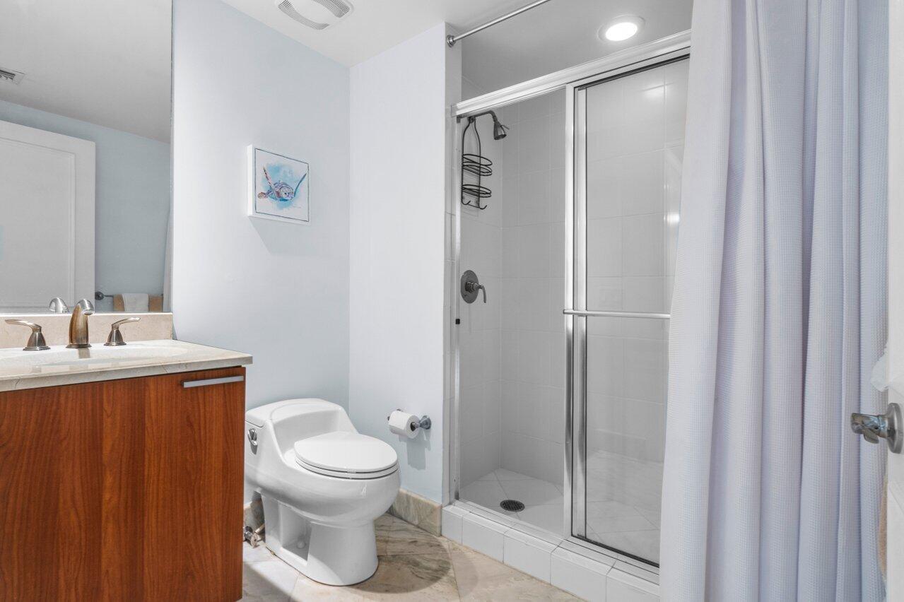 2640 Lake Shore Drive 1212