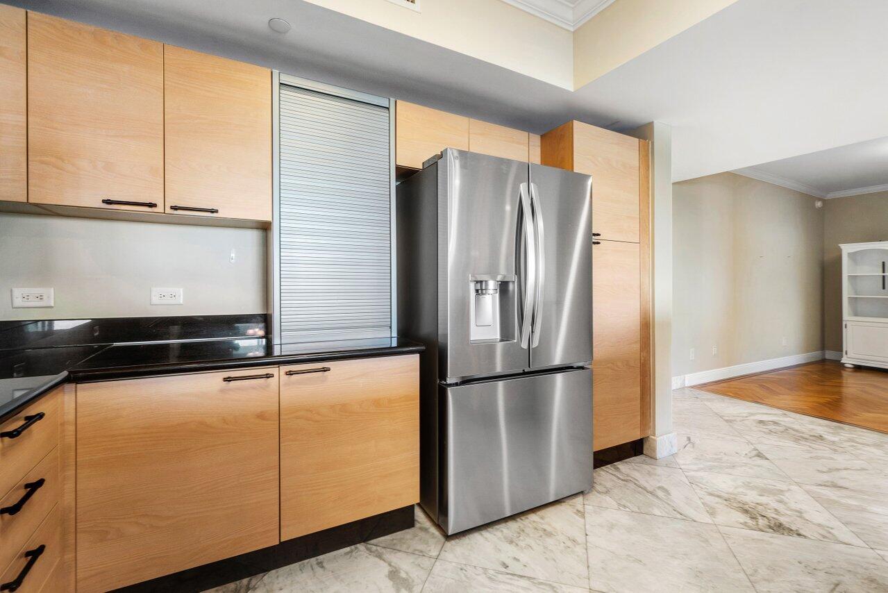 2640 Lake Shore Drive 1212