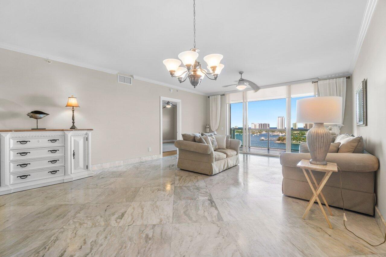 2640 Lake Shore Drive 1212