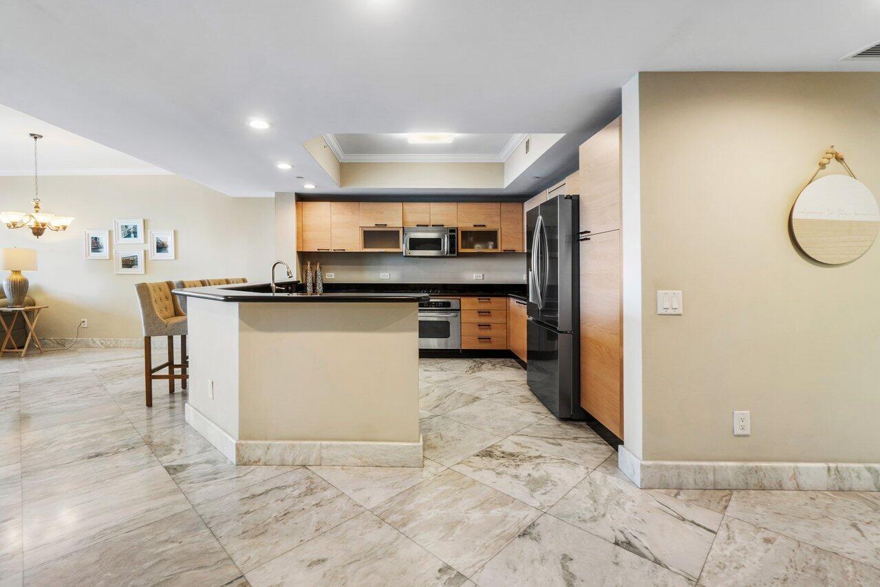 2640 Lake Shore Drive 1212