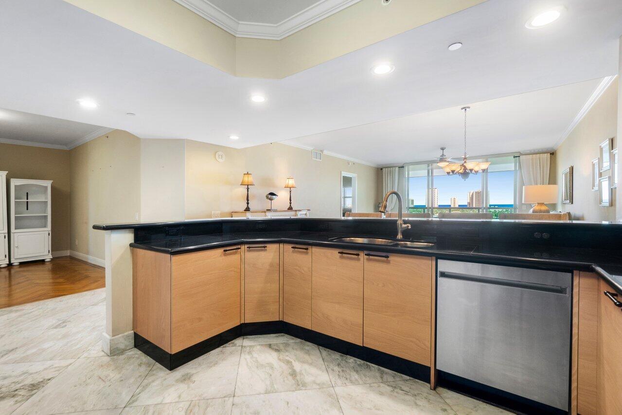 2640 Lake Shore Drive 1212