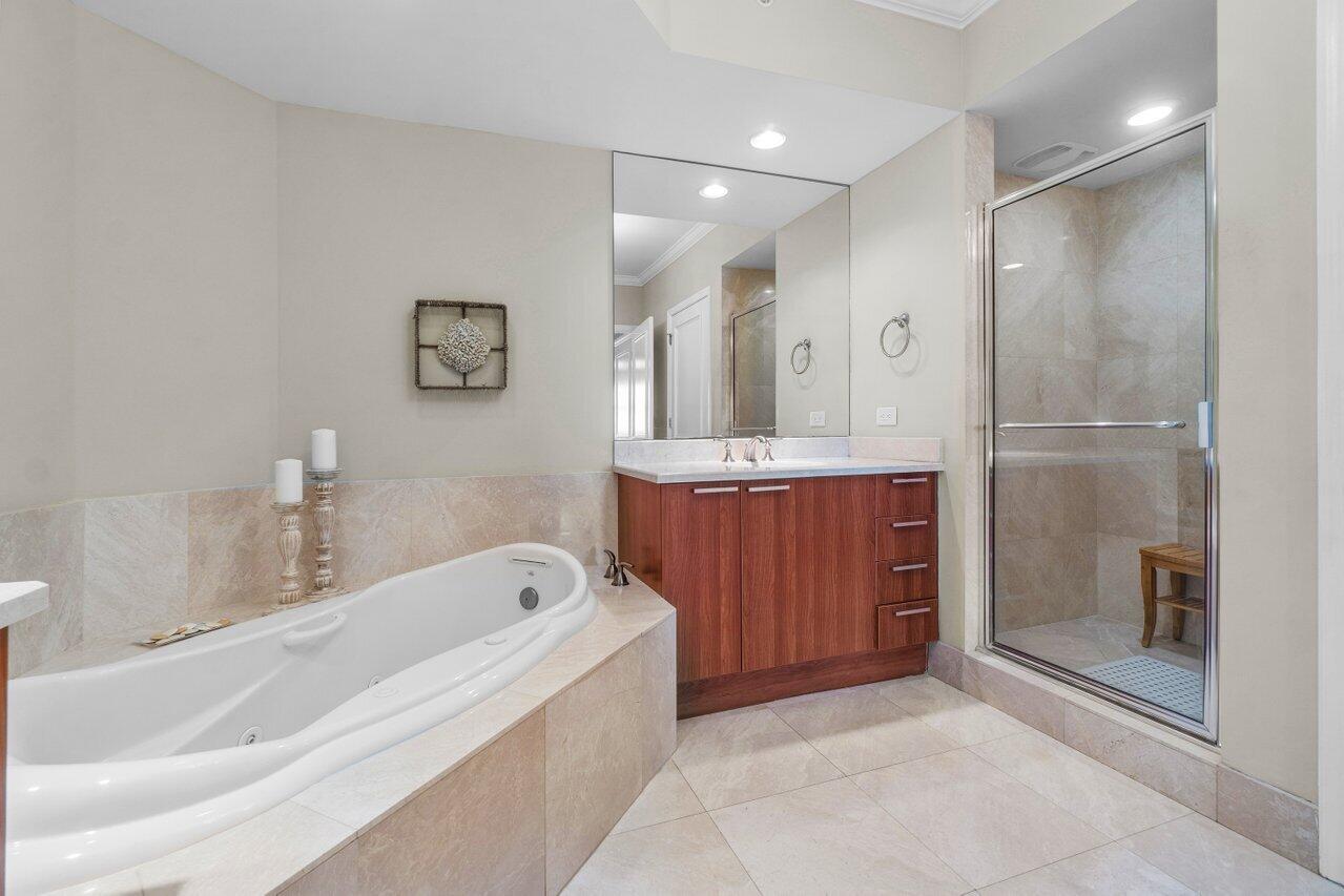 2640 Lake Shore Drive 1212