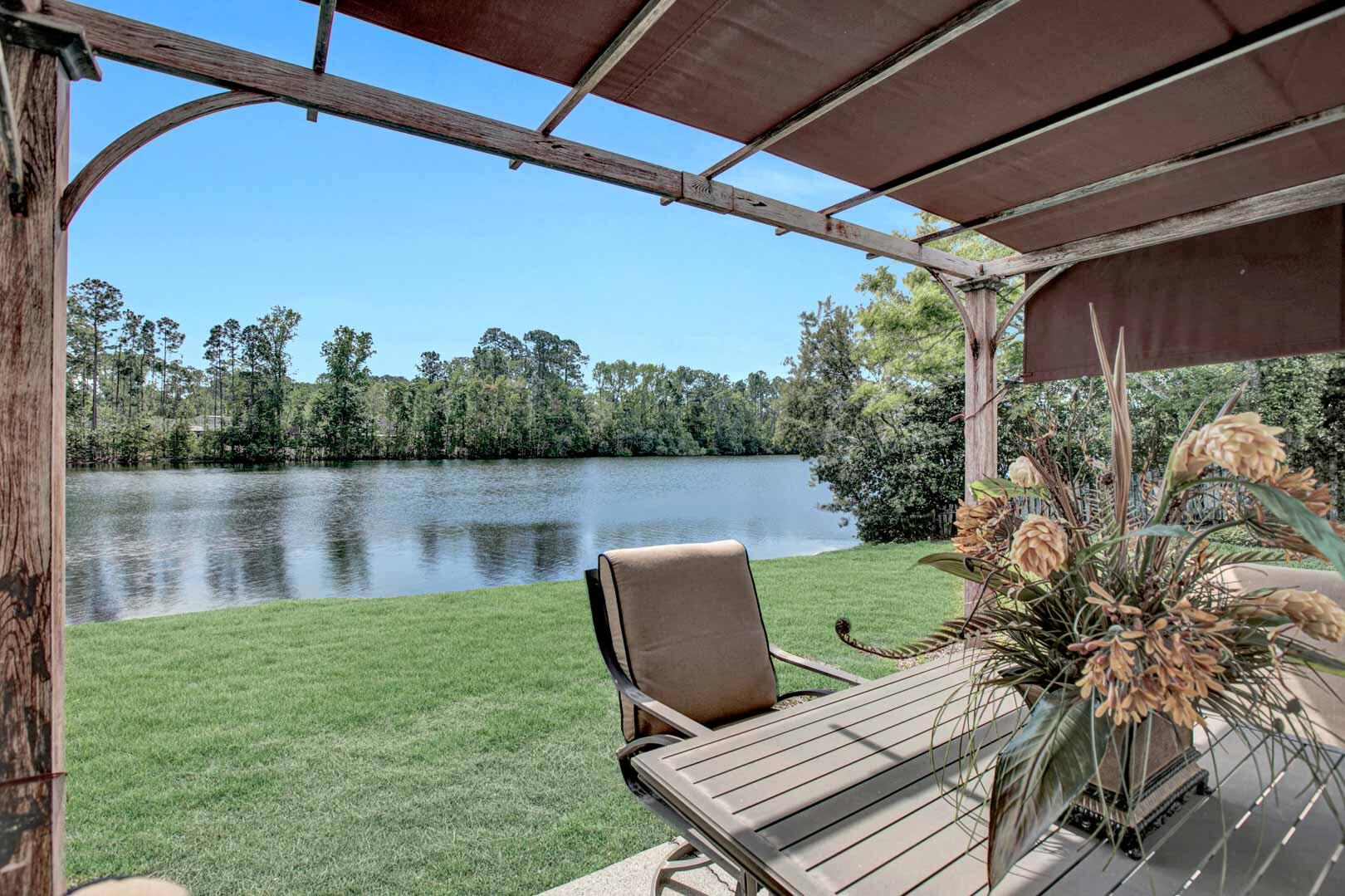 1825 Plantation Oaks Drive