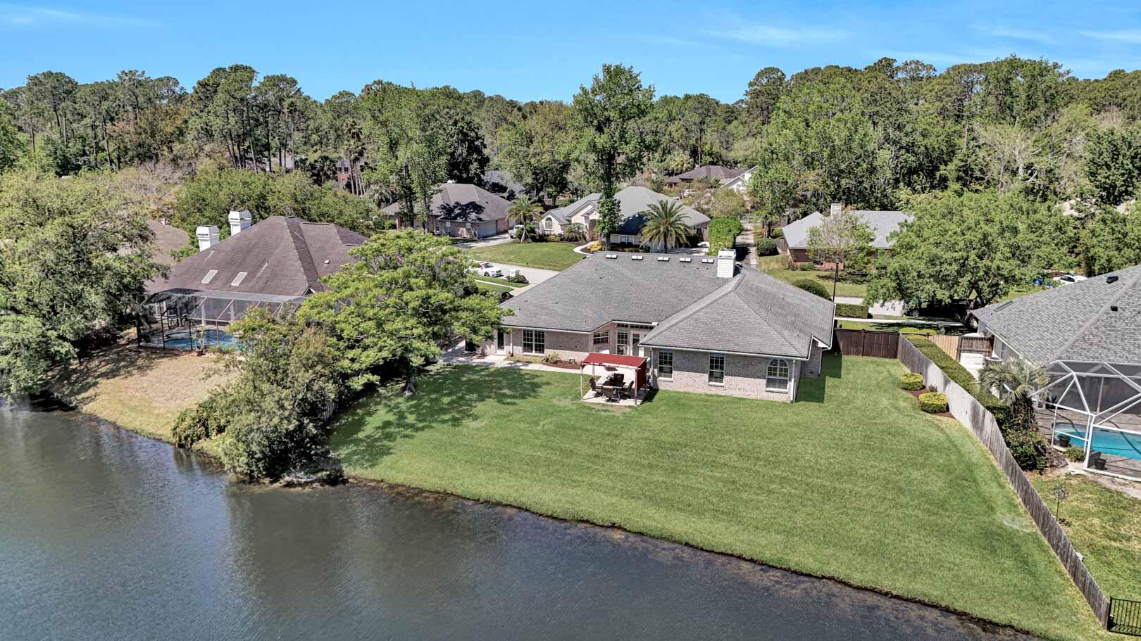 1825 Plantation Oaks Drive
