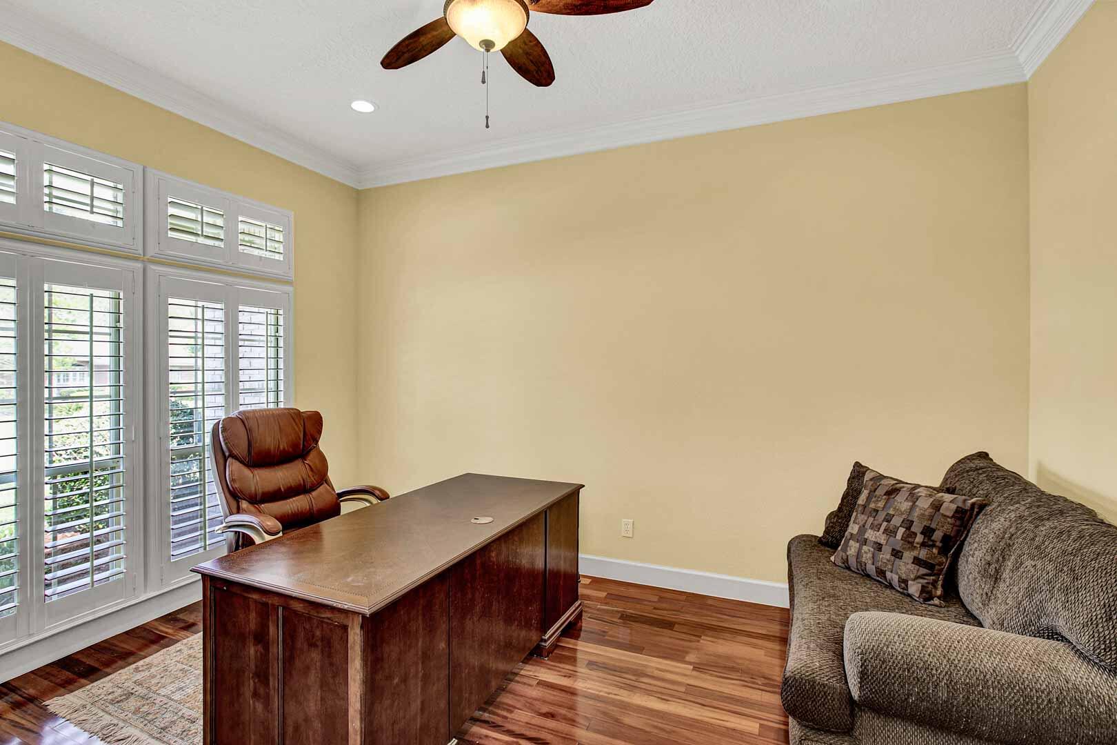 1825 Plantation Oaks Drive