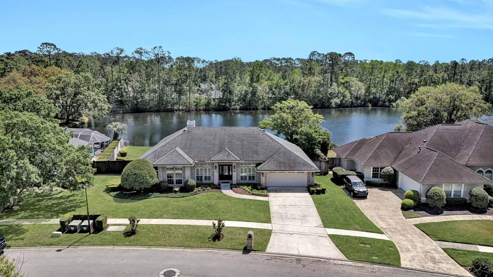 1825 Plantation Oaks Drive