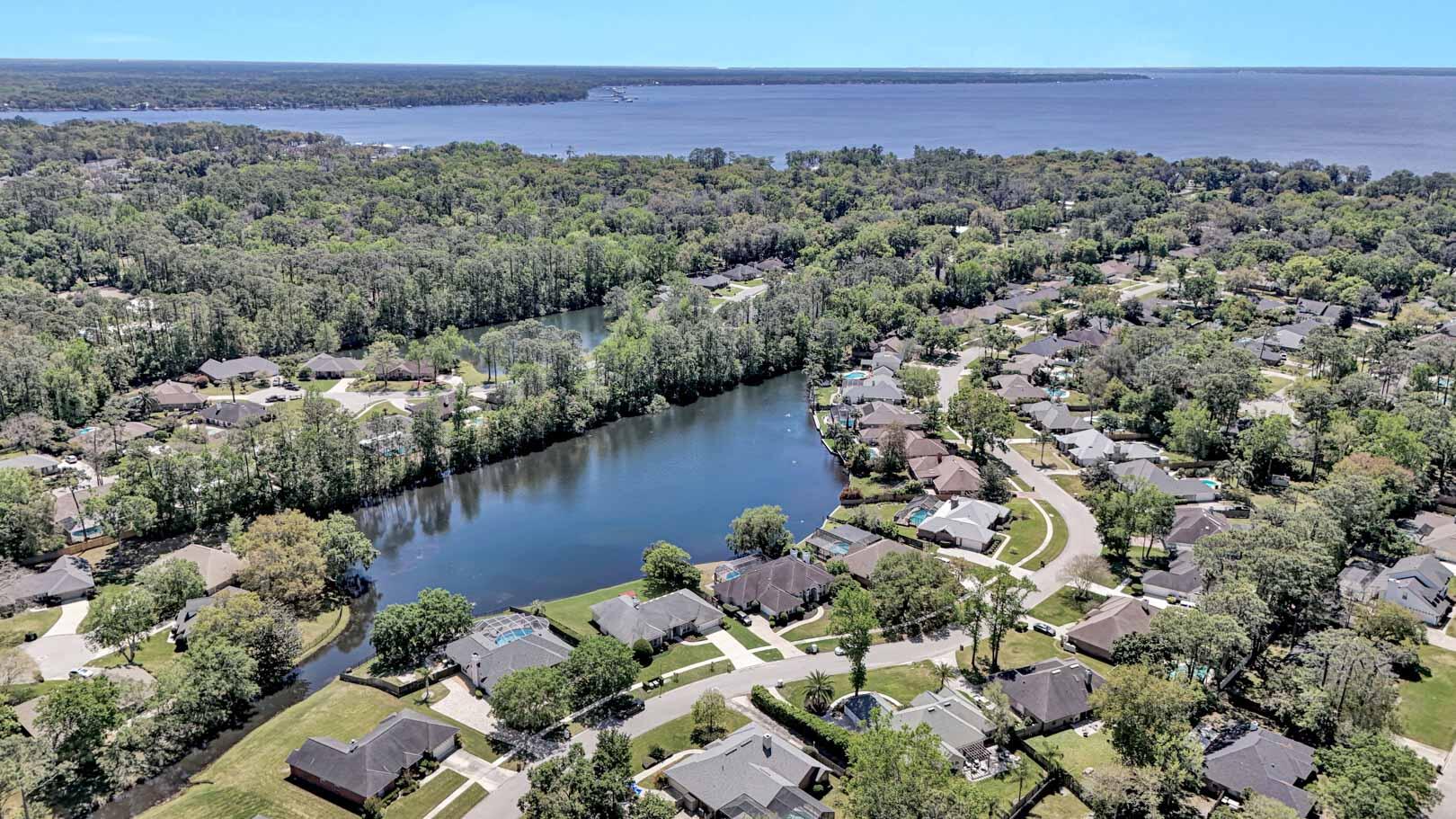 1825 Plantation Oaks Drive