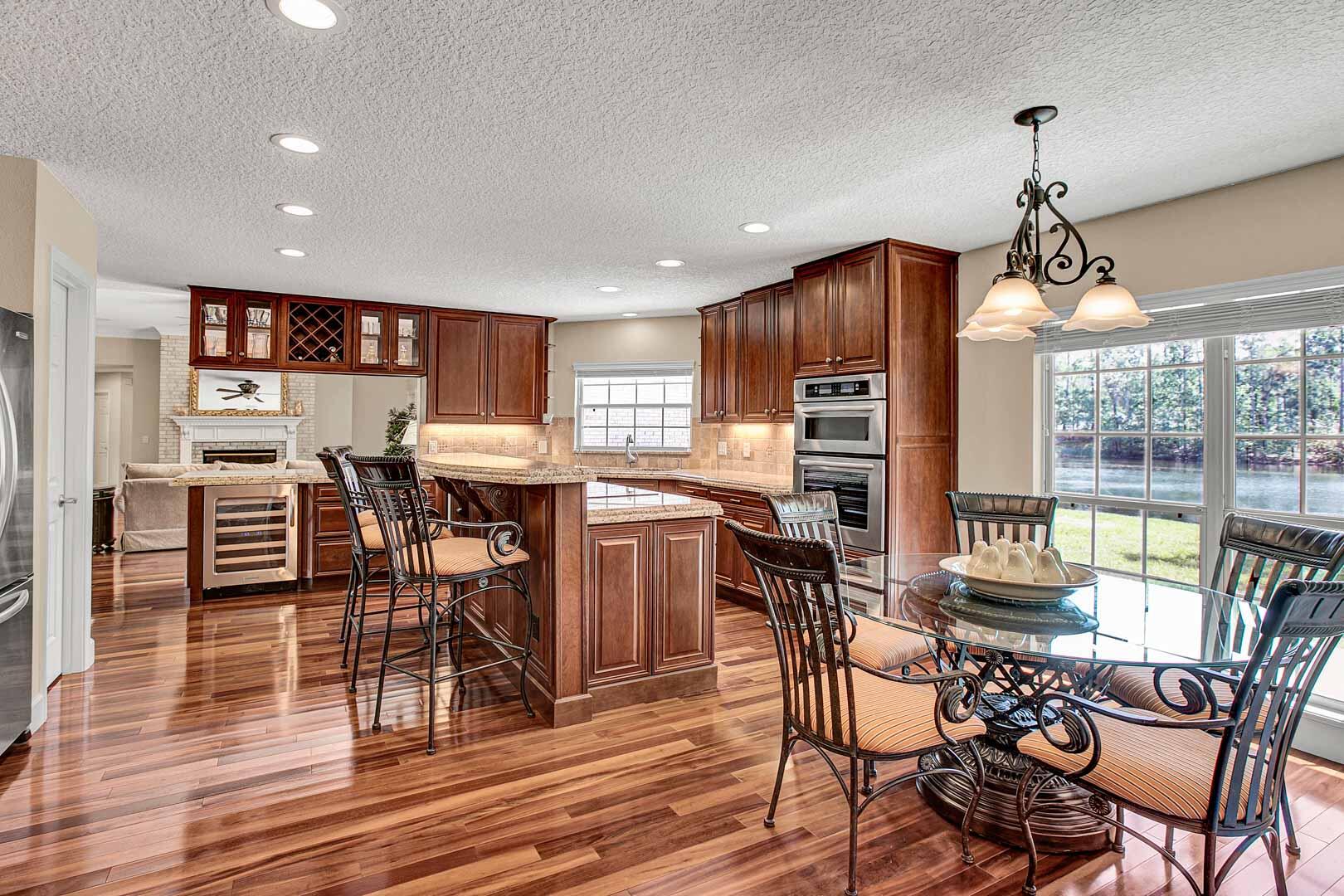 1825 Plantation Oaks Drive