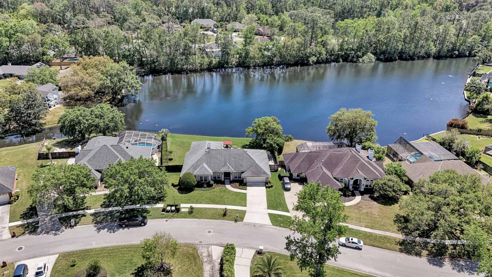 1825 Plantation Oaks Drive