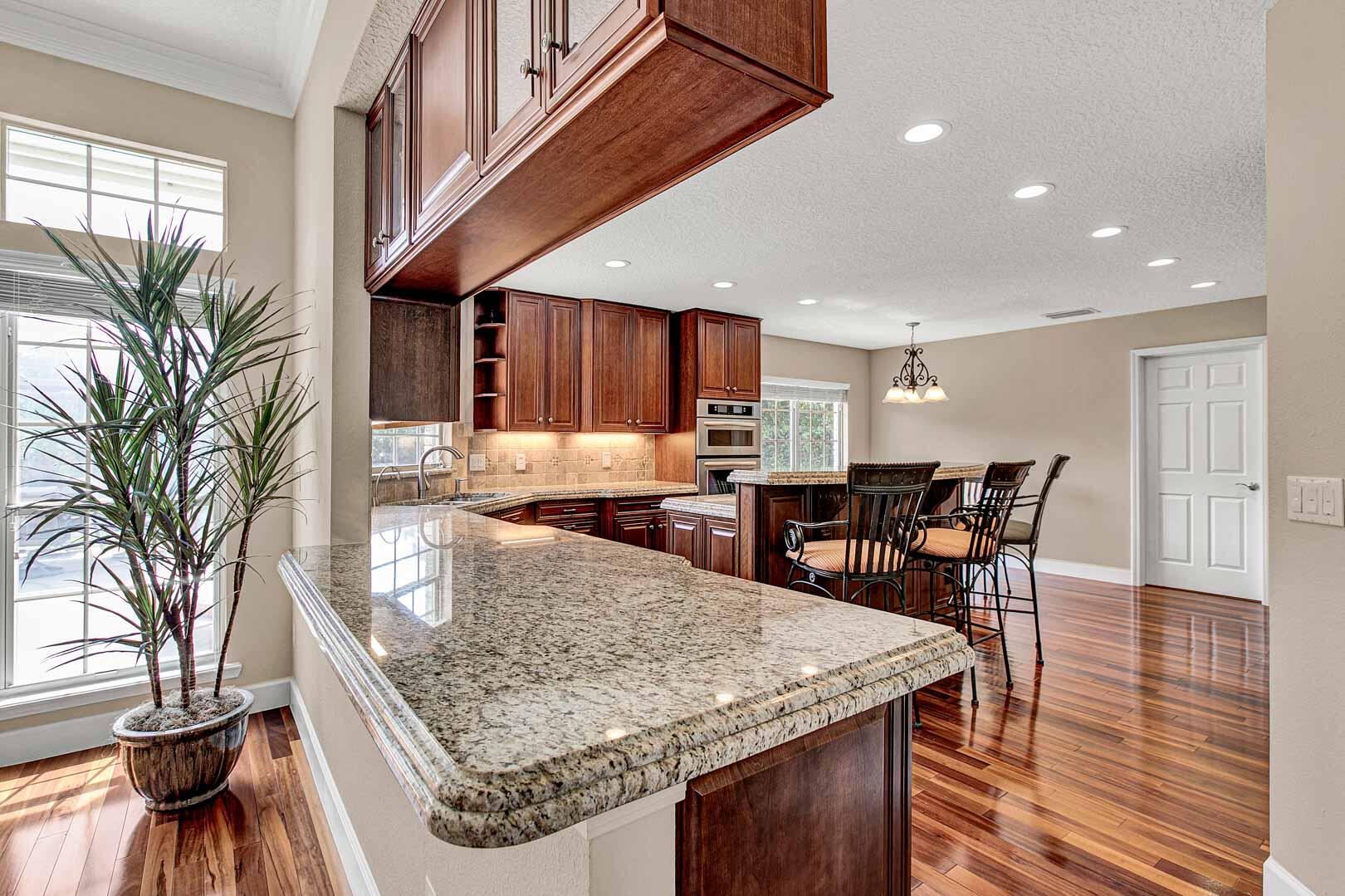 1825 Plantation Oaks Drive