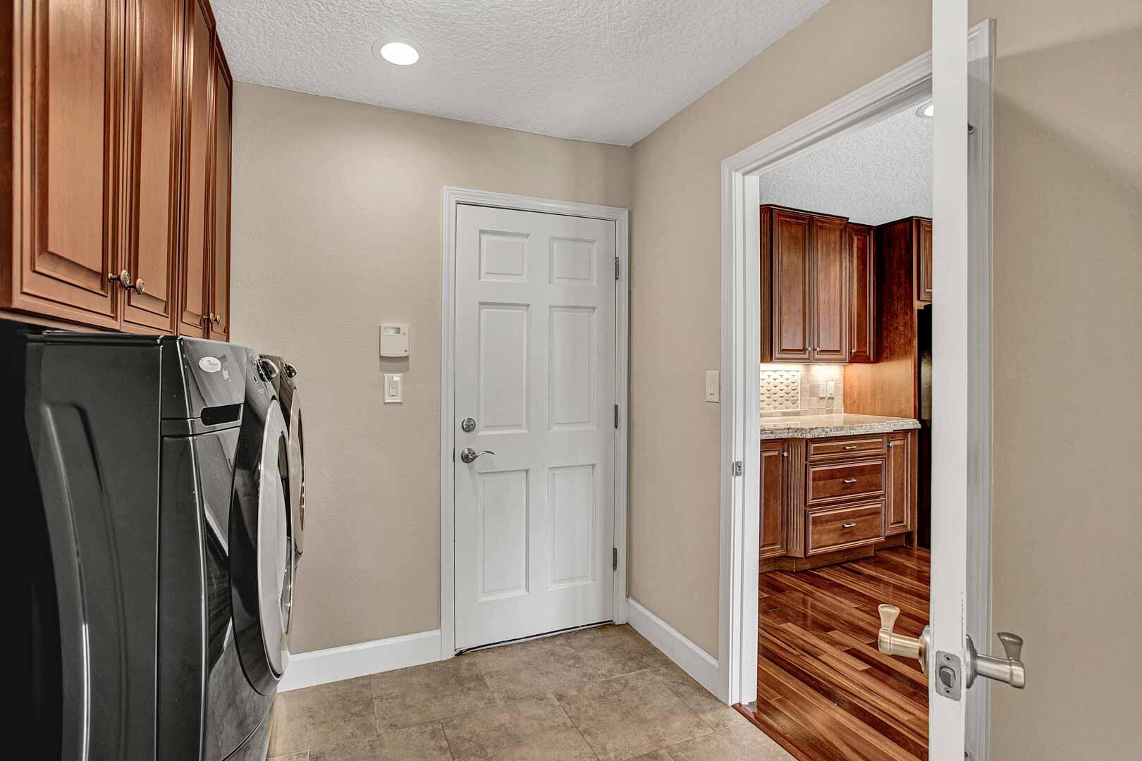 1825 Plantation Oaks Drive