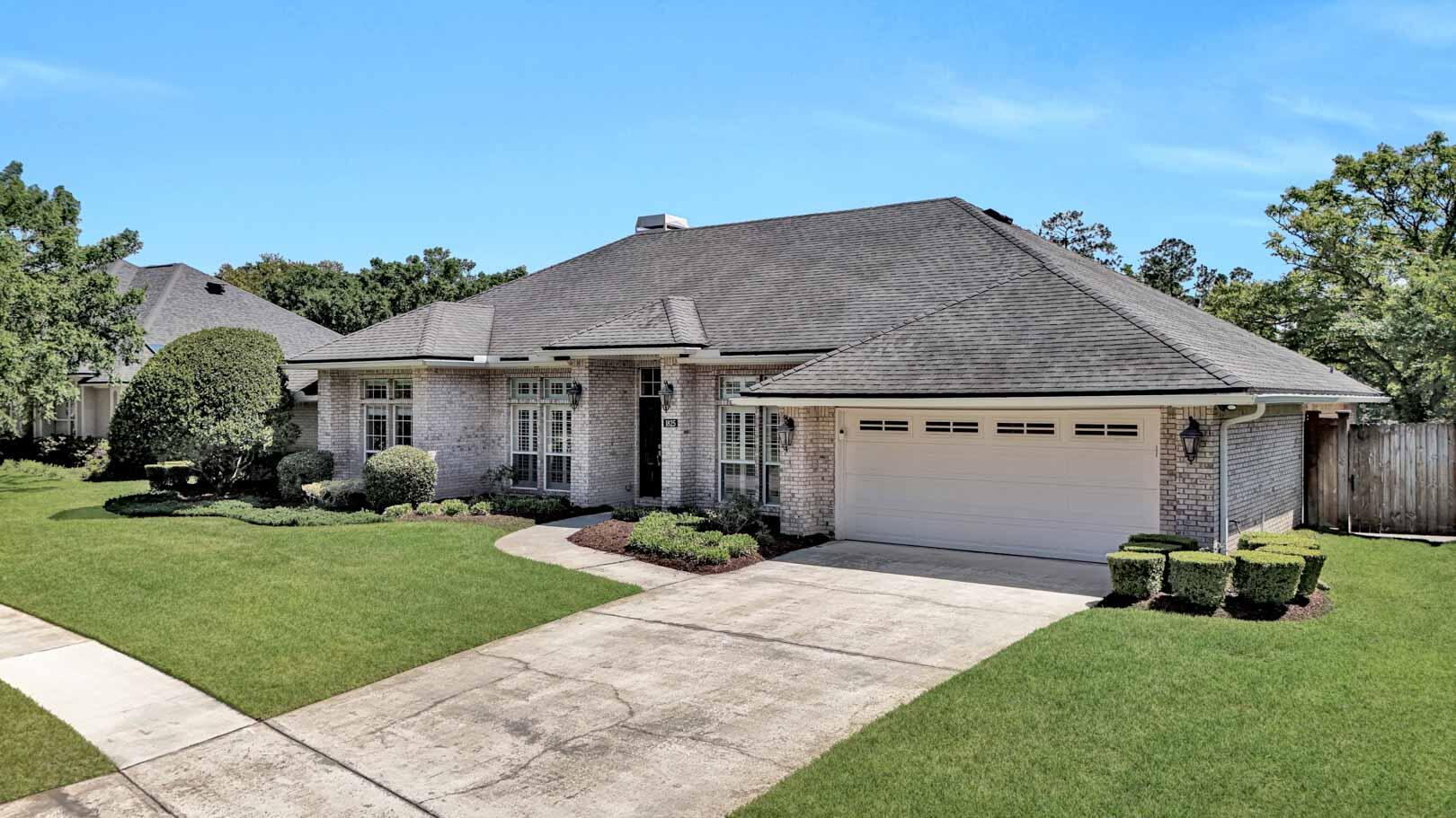 1825 Plantation Oaks Drive
