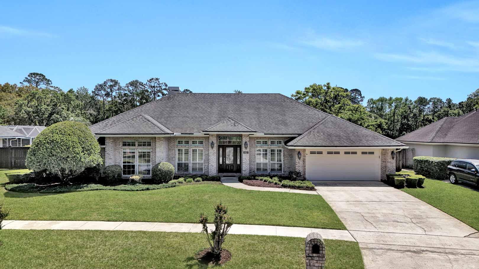 1825 Plantation Oaks Drive