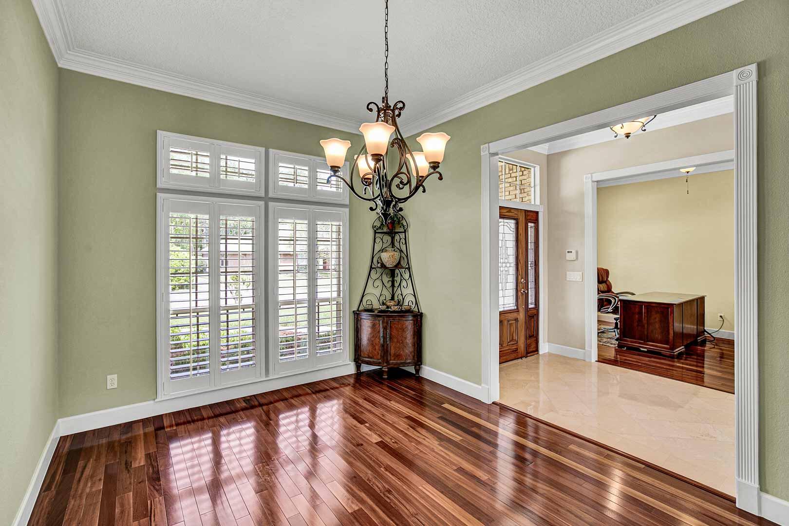 1825 Plantation Oaks Drive