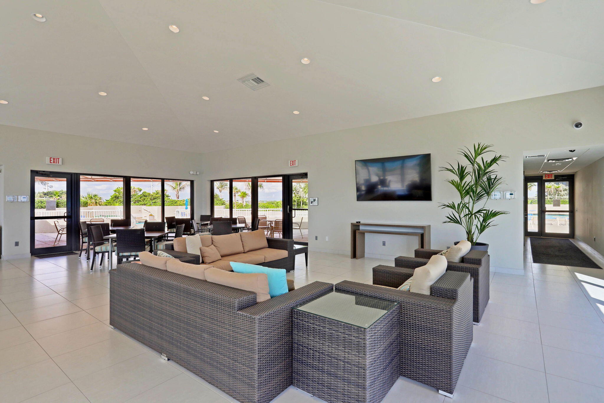 5550 N Ocean Drive 20 C