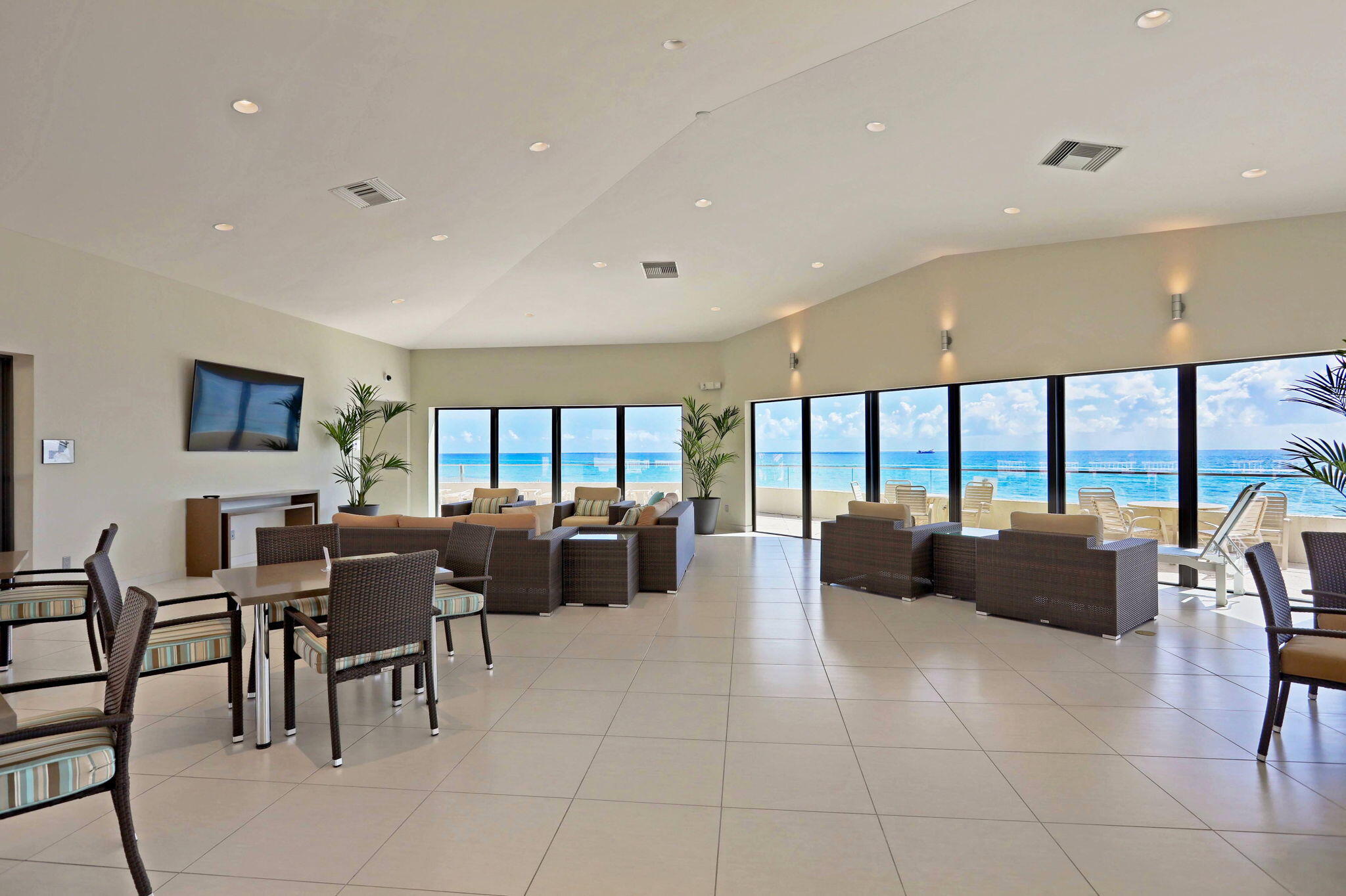 5550 N Ocean Drive 20 C