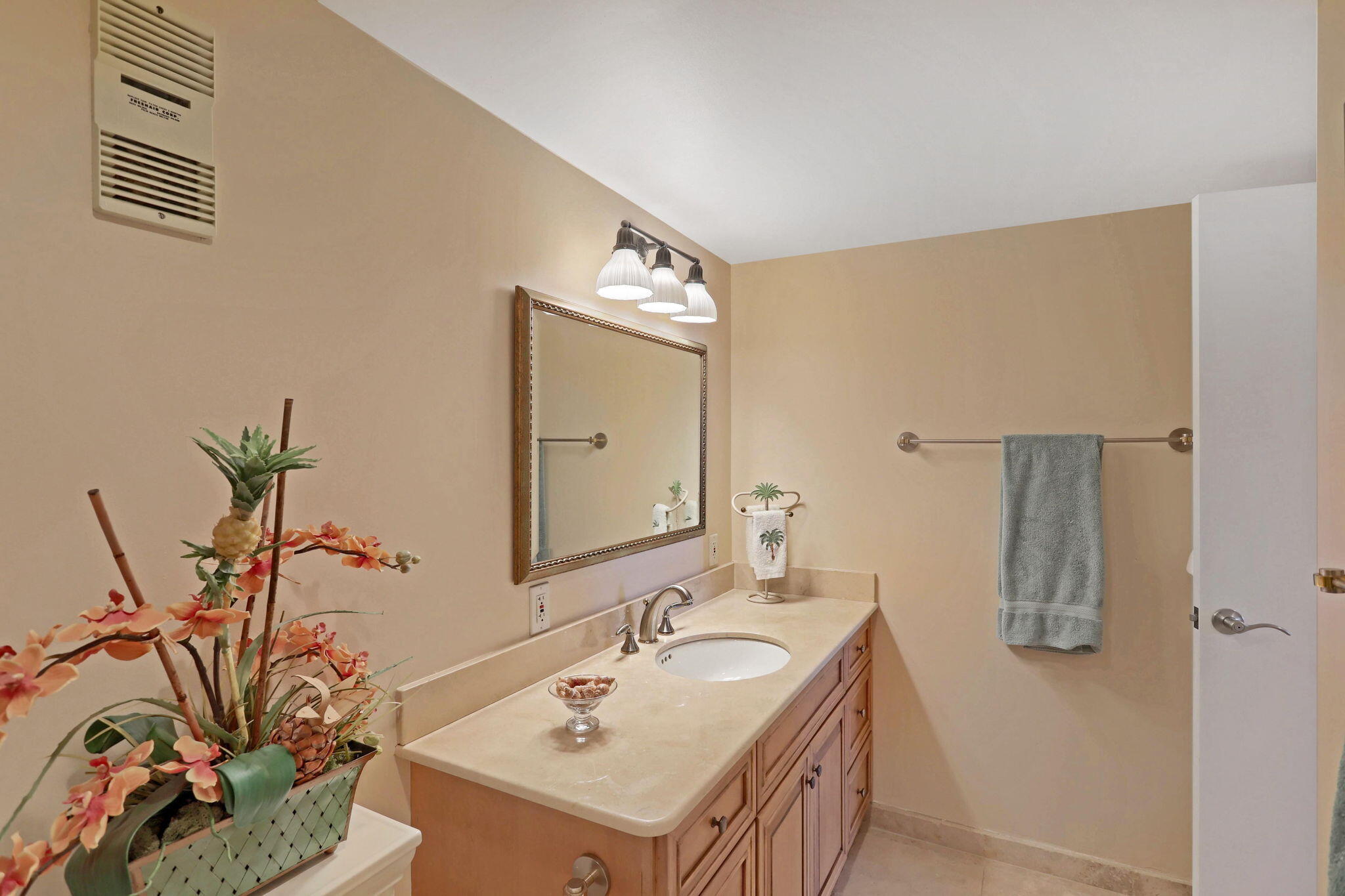 5550 N Ocean Drive 20 C